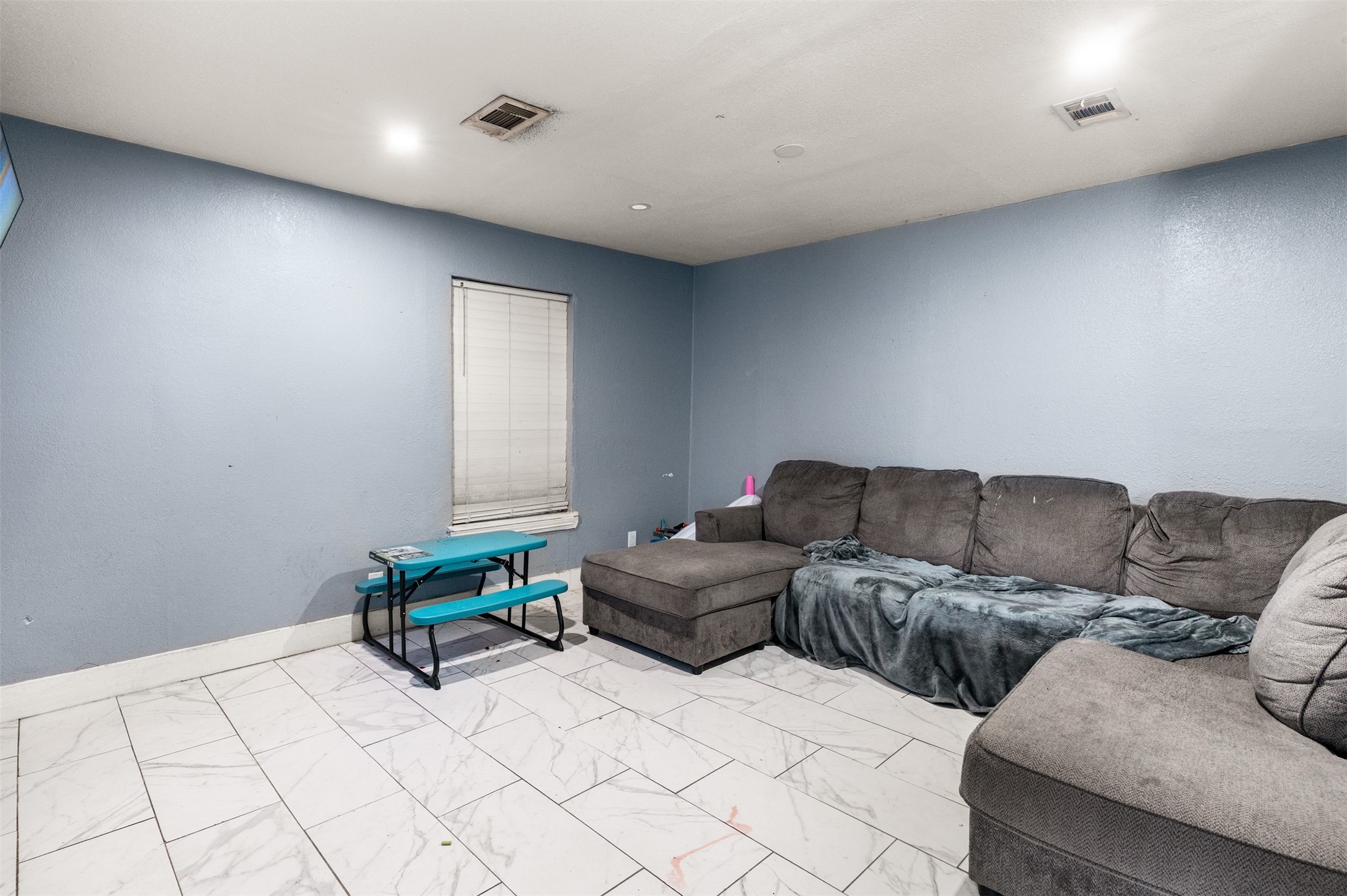 230 W Jerden Lane