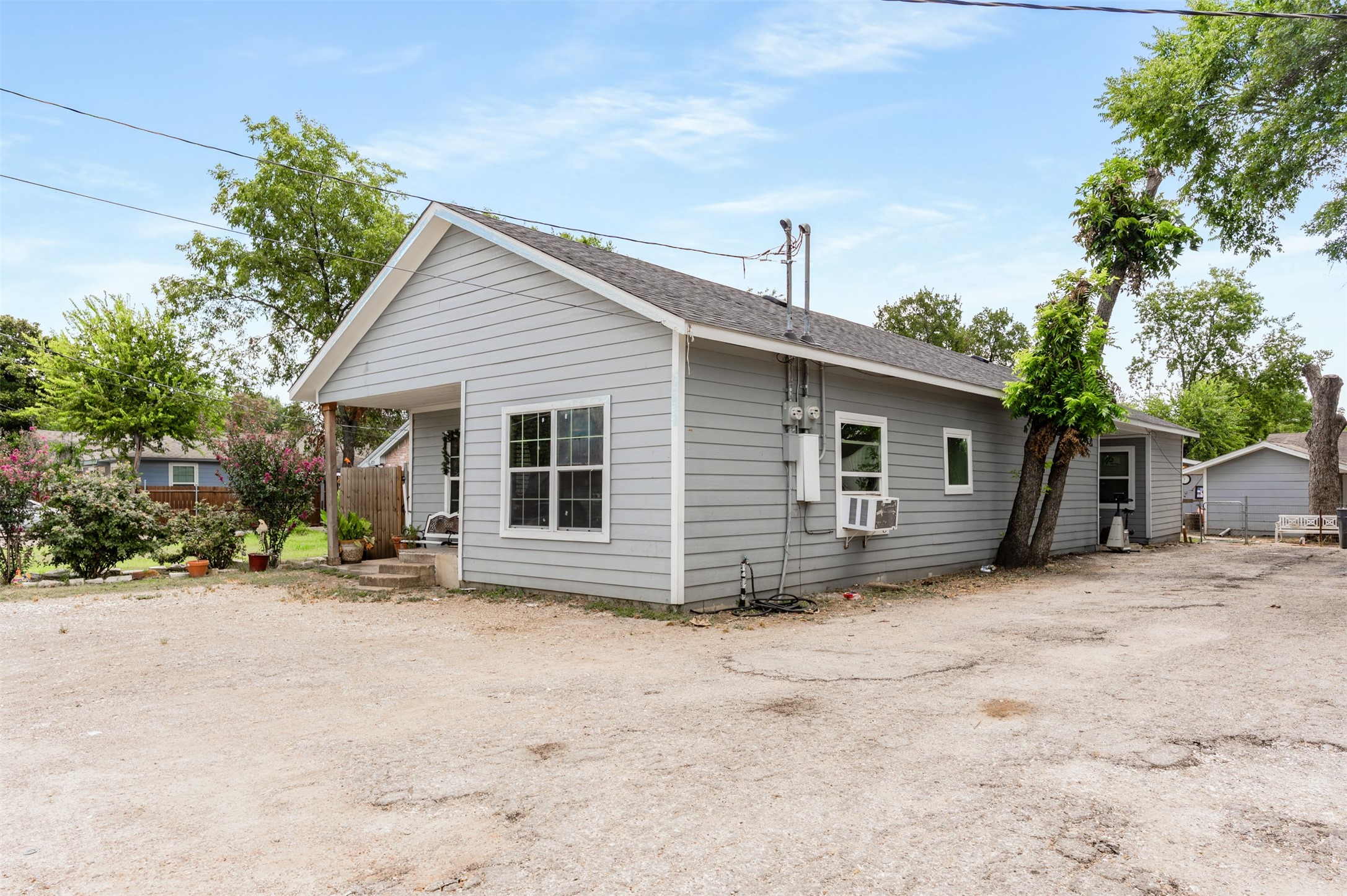 230 W Jerden Lane