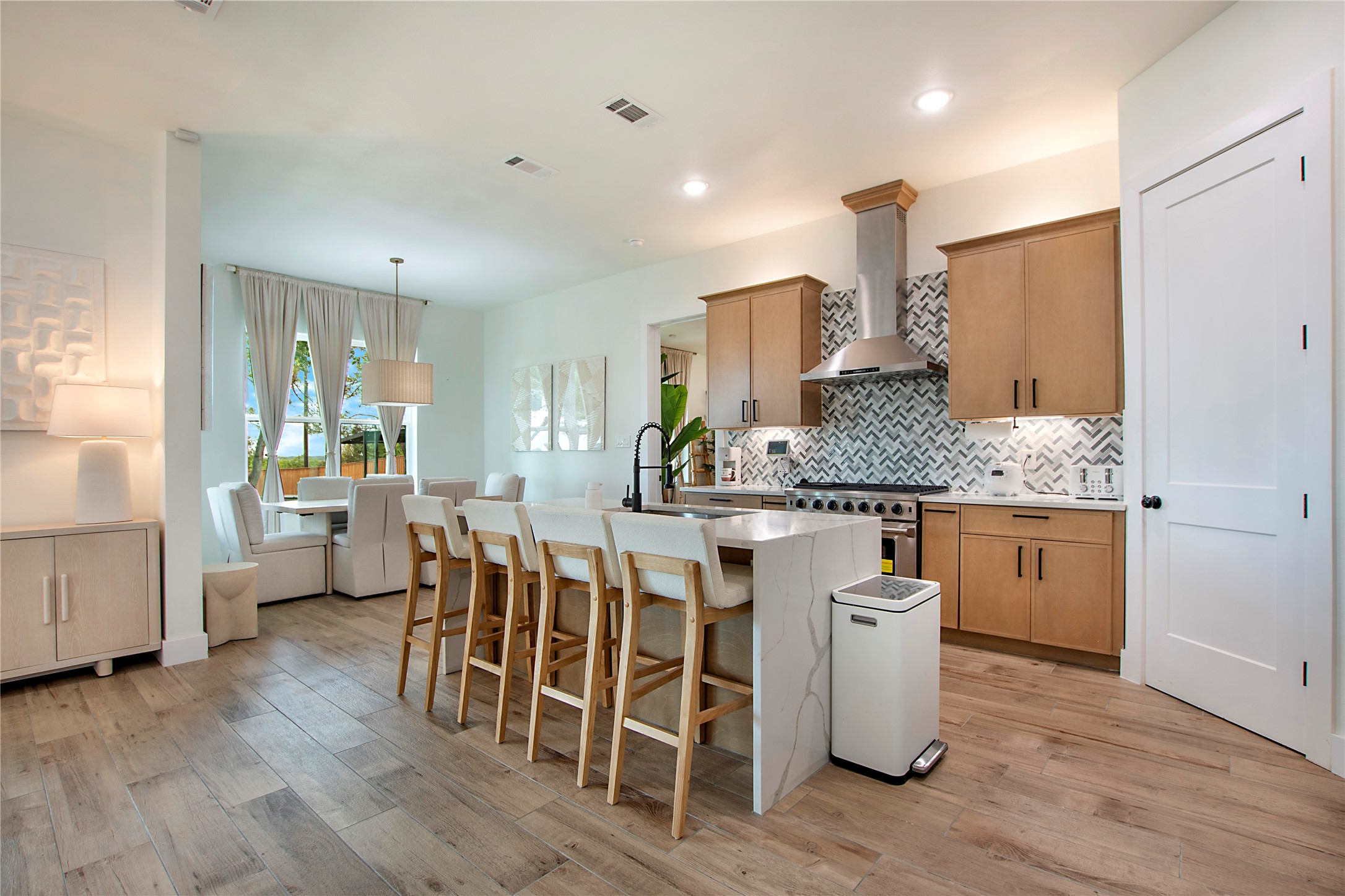 301 Paint Pony Trail N