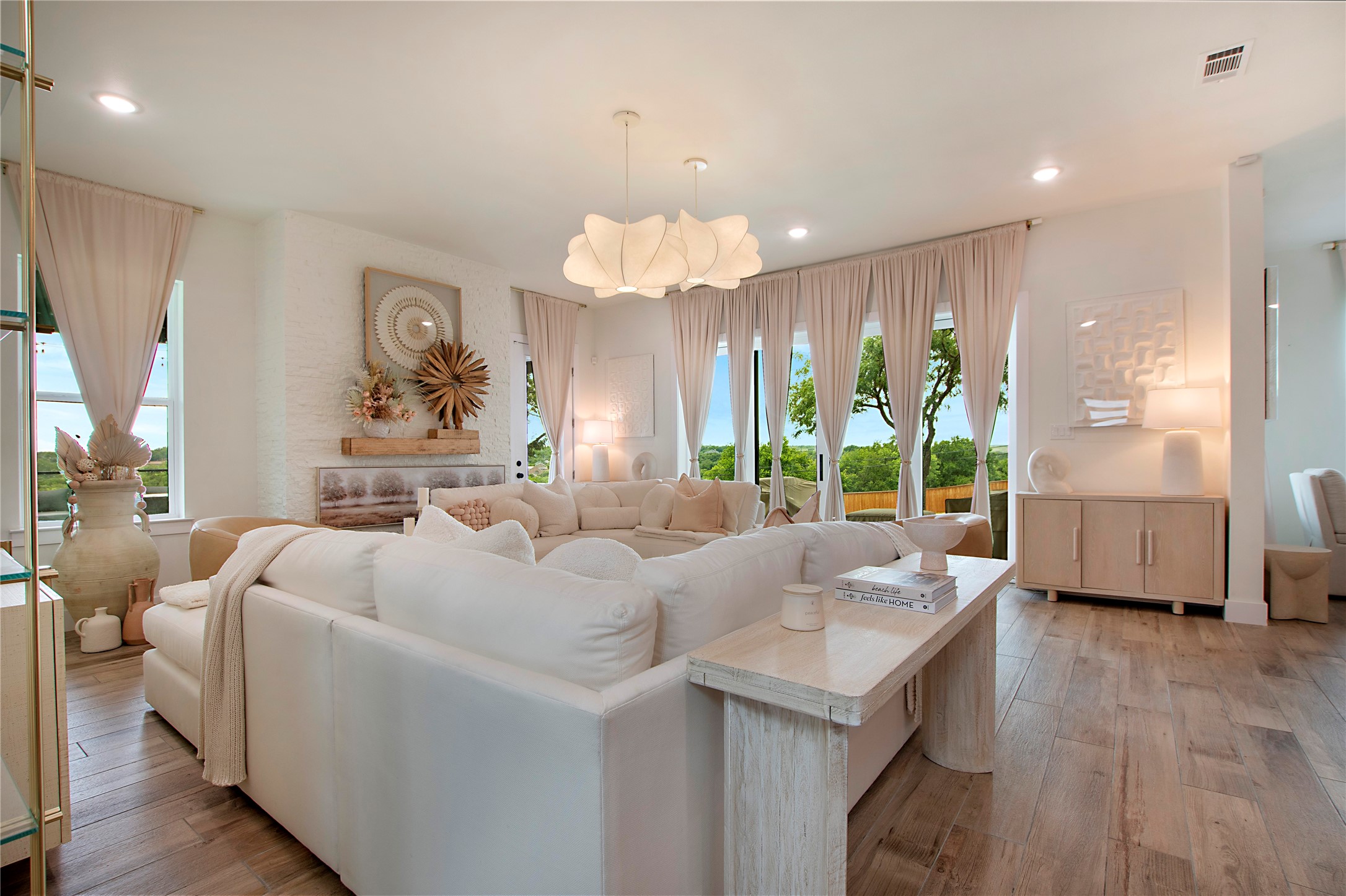 301 Paint Pony Trail N