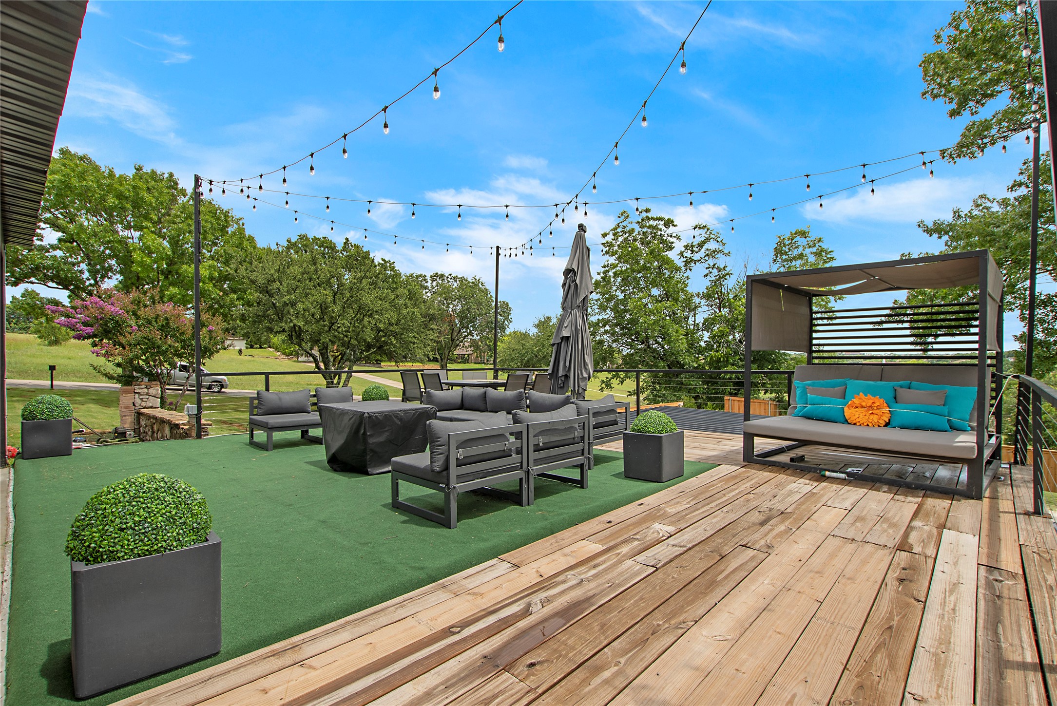 301 Paint Pony Trail N