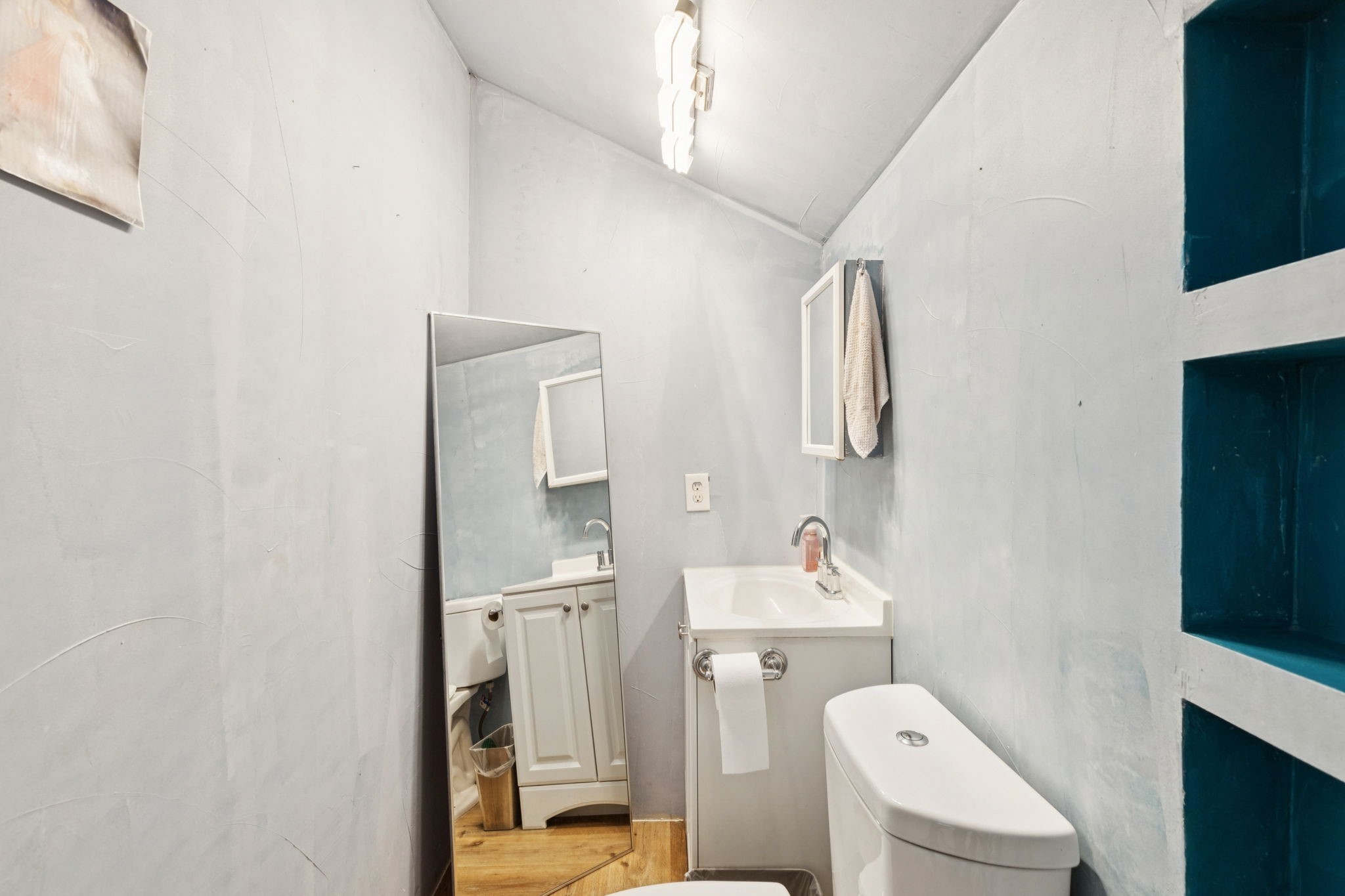 1409 Cedarcrest Drive