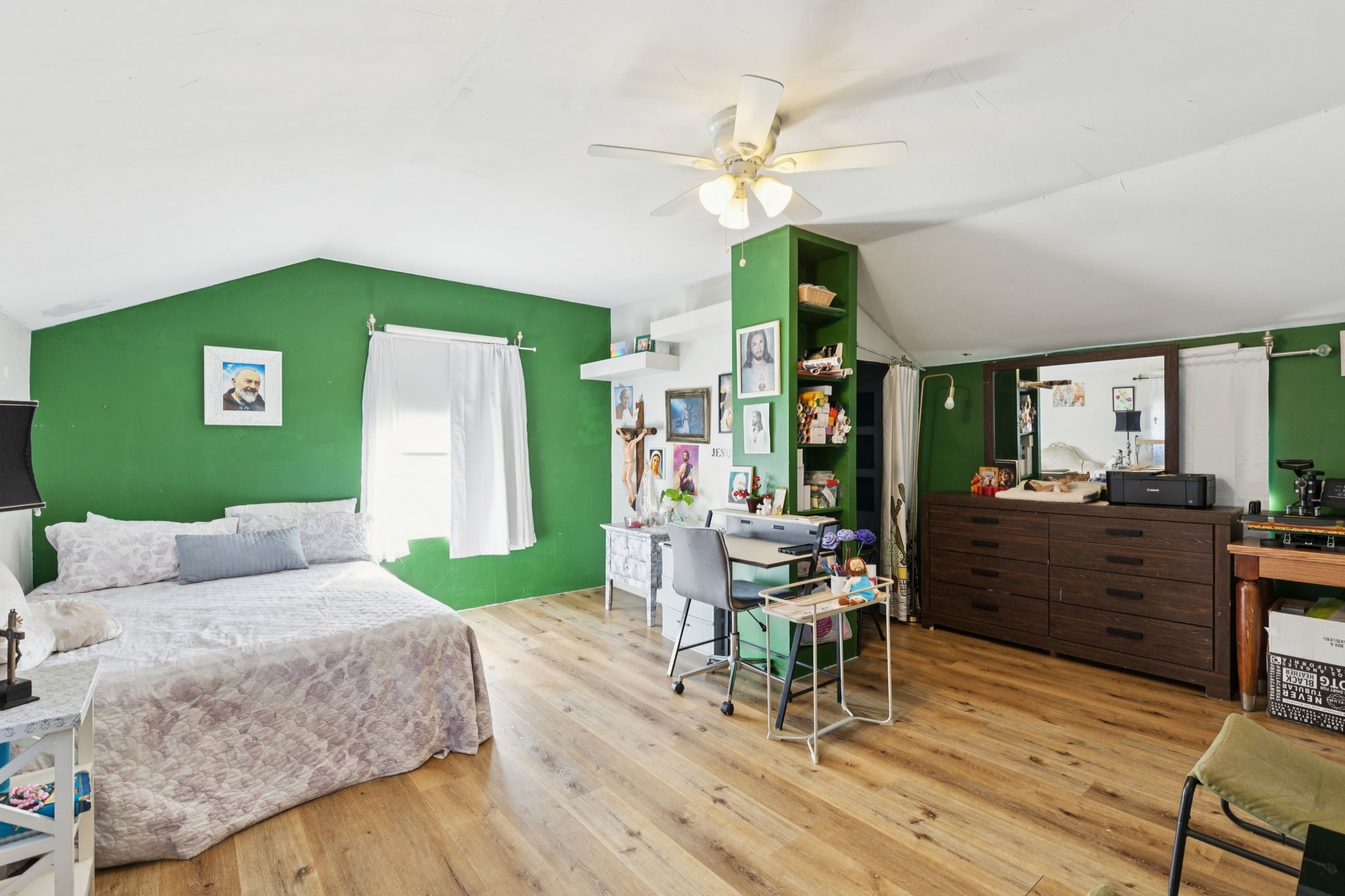 1409 Cedarcrest Drive