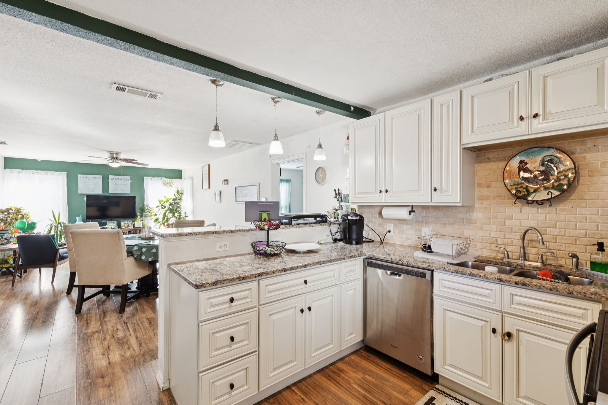 1409 Cedarcrest Drive