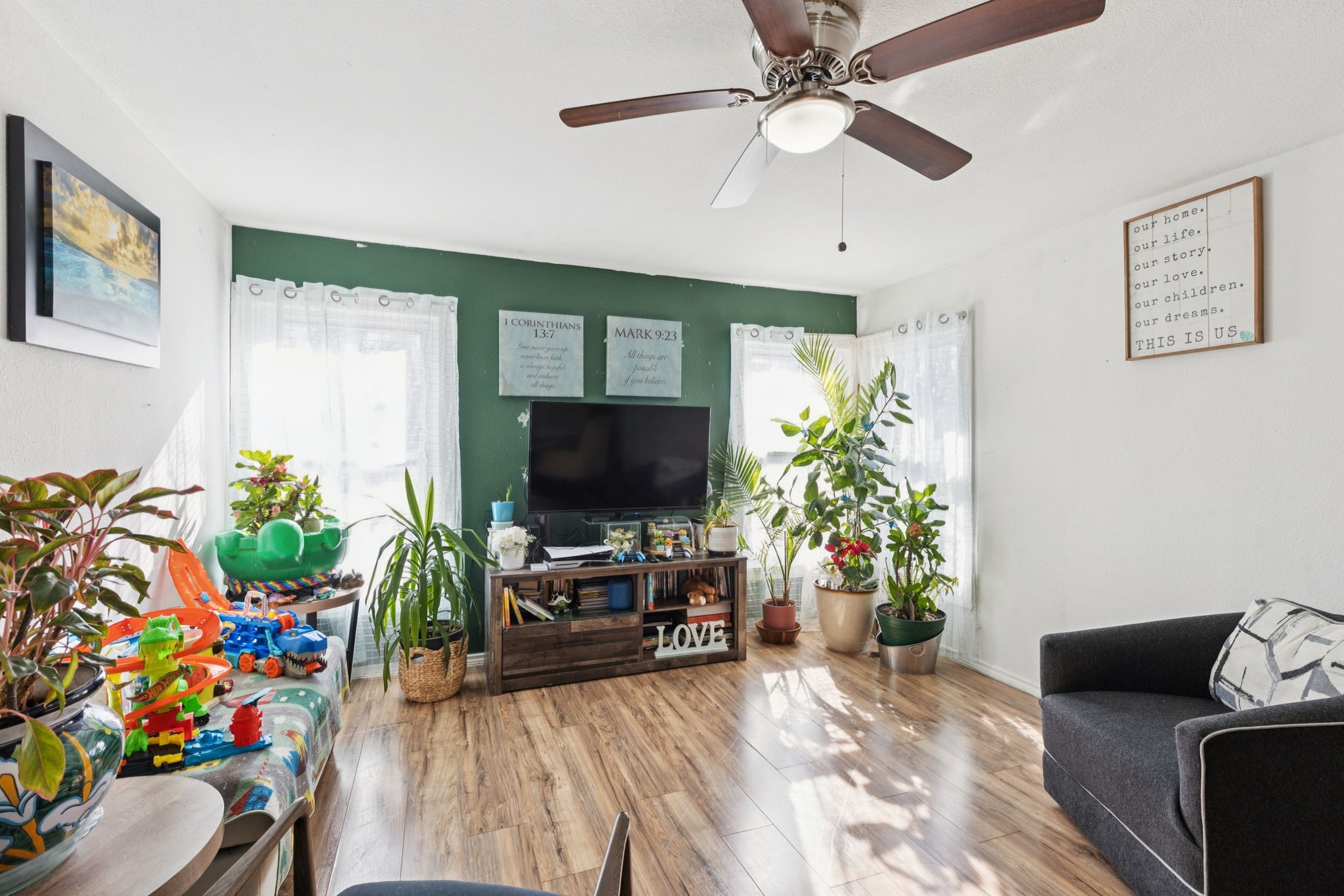 1409 Cedarcrest Drive