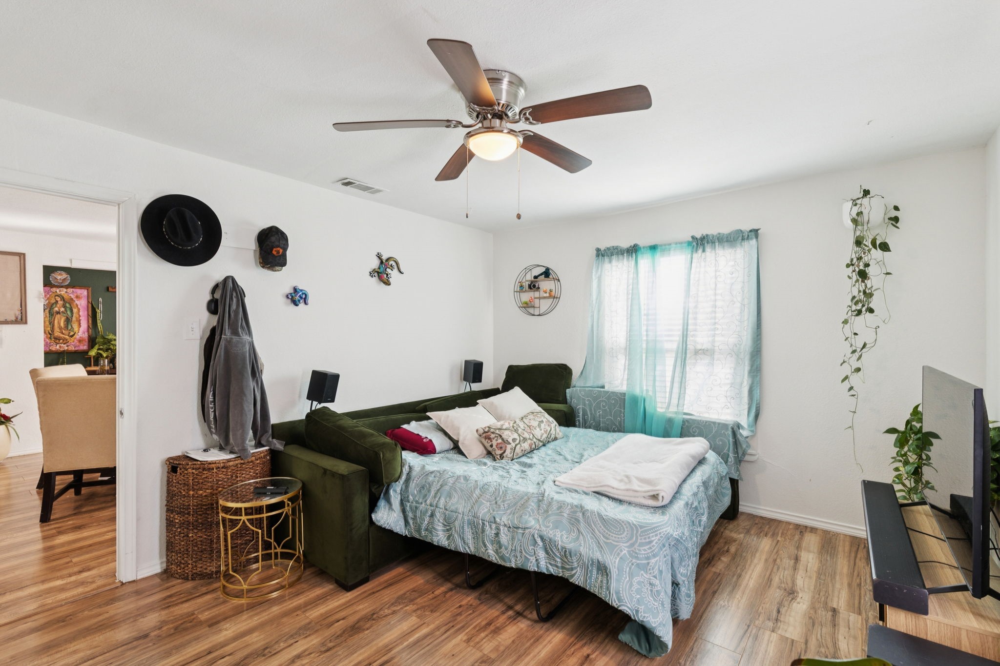 1409 Cedarcrest Drive