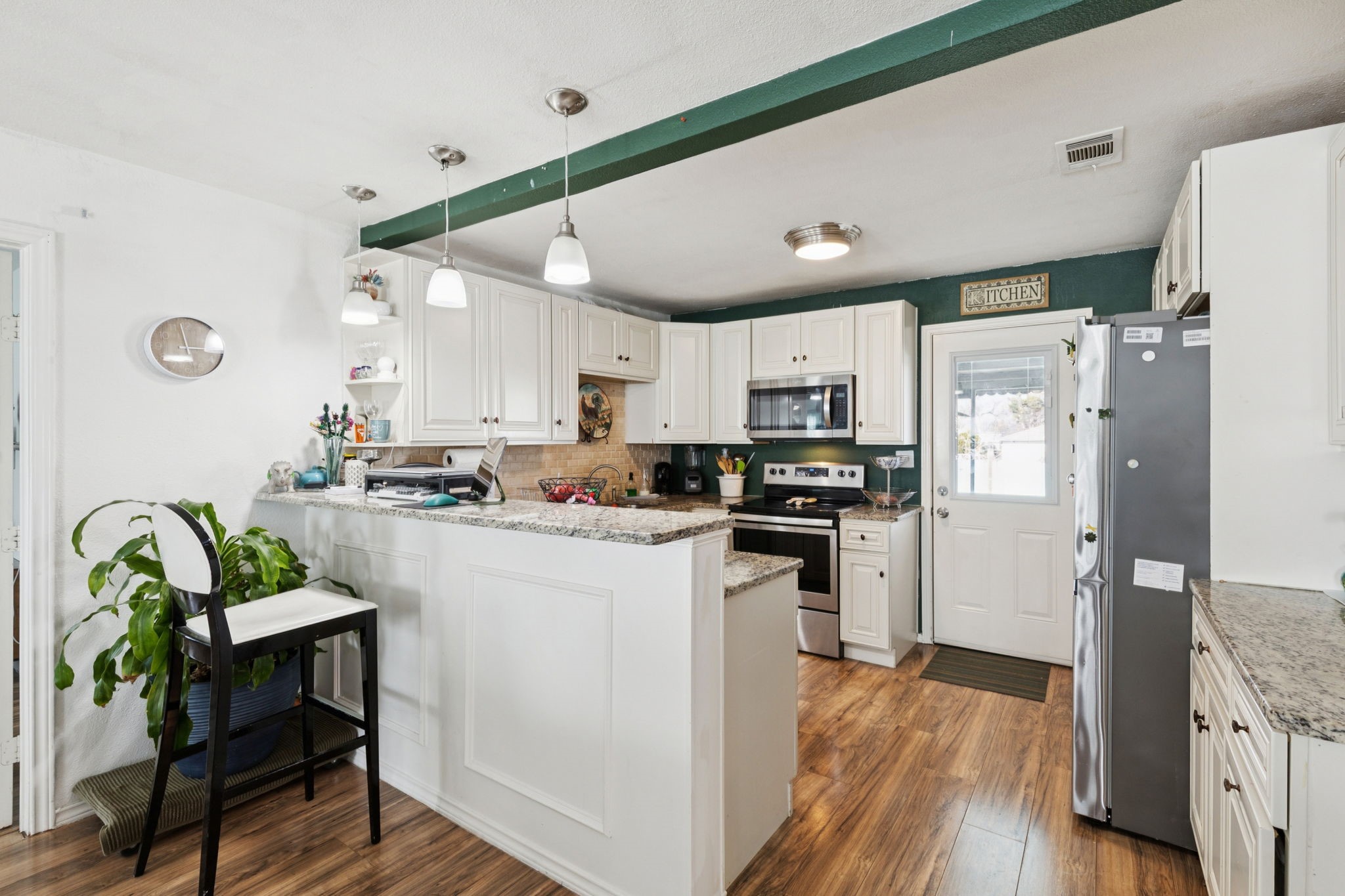 1409 Cedarcrest Drive