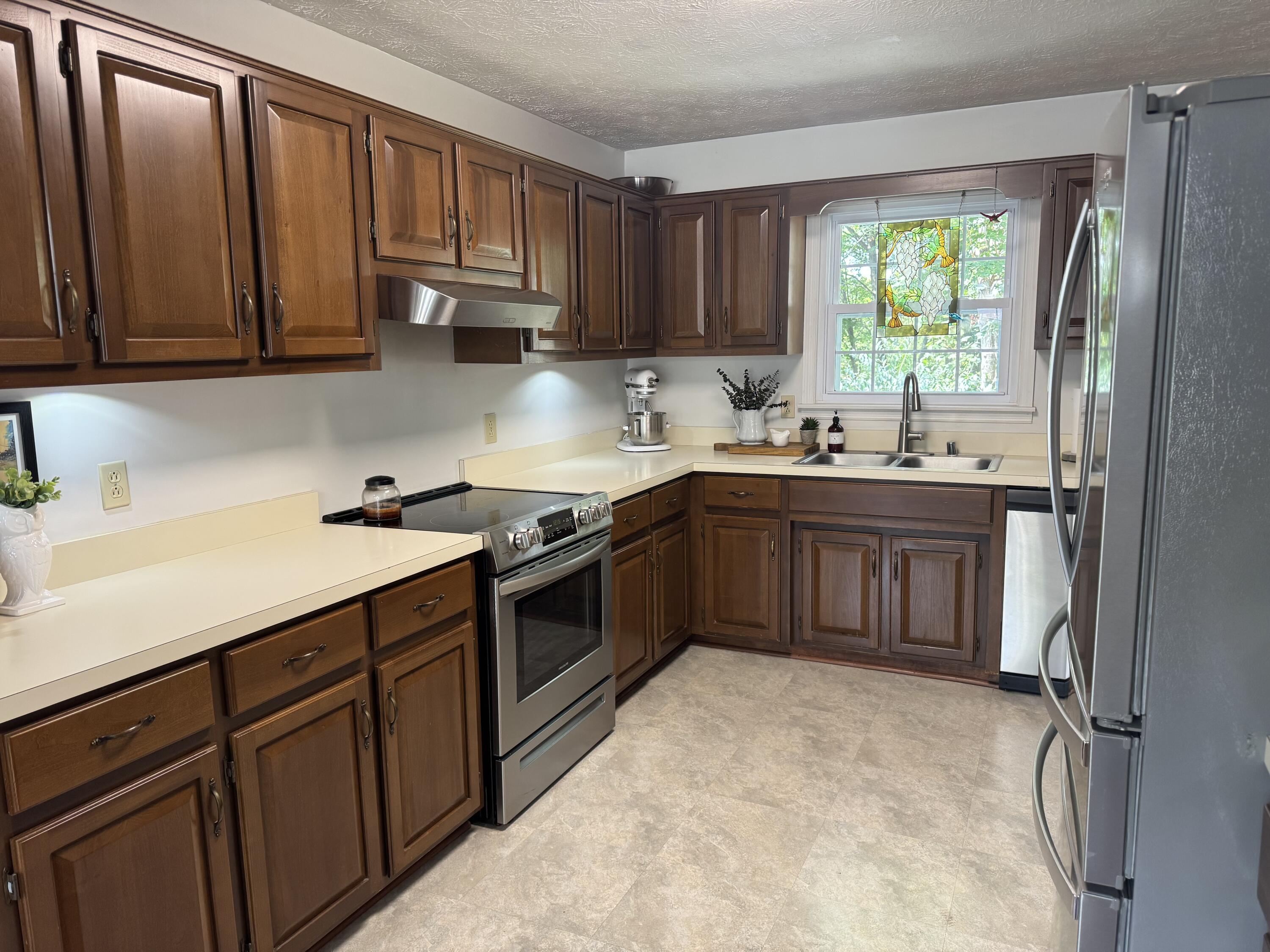 206 Glenbrook Court