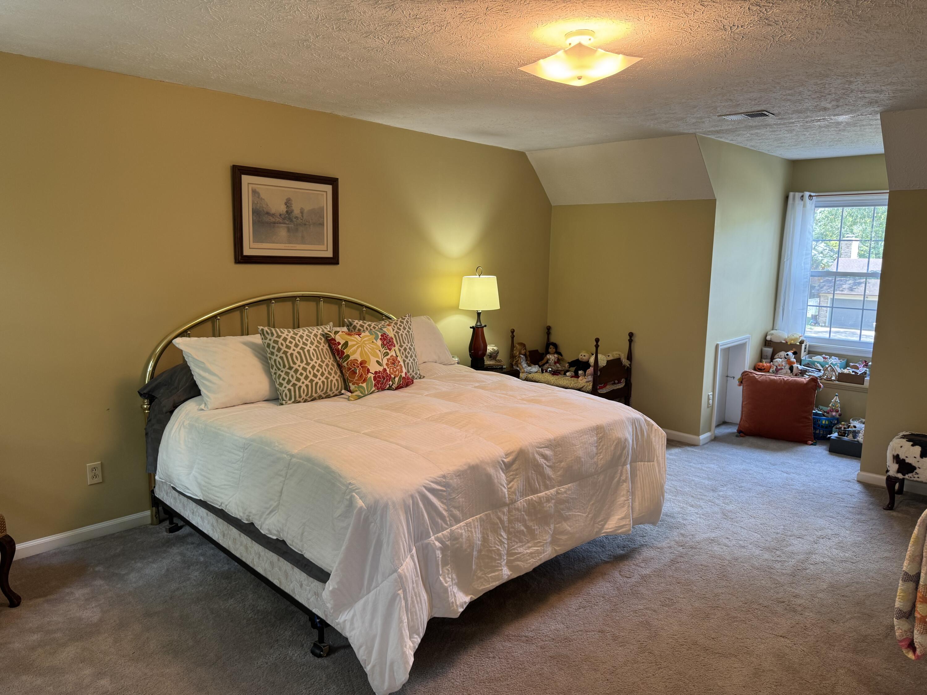 206 Glenbrook Court