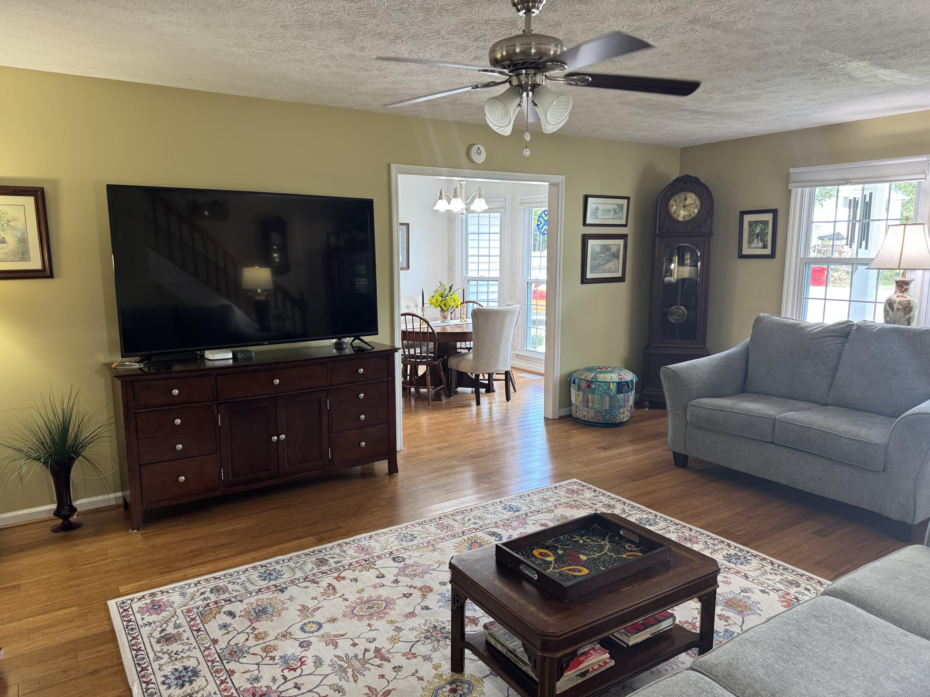 206 Glenbrook Court