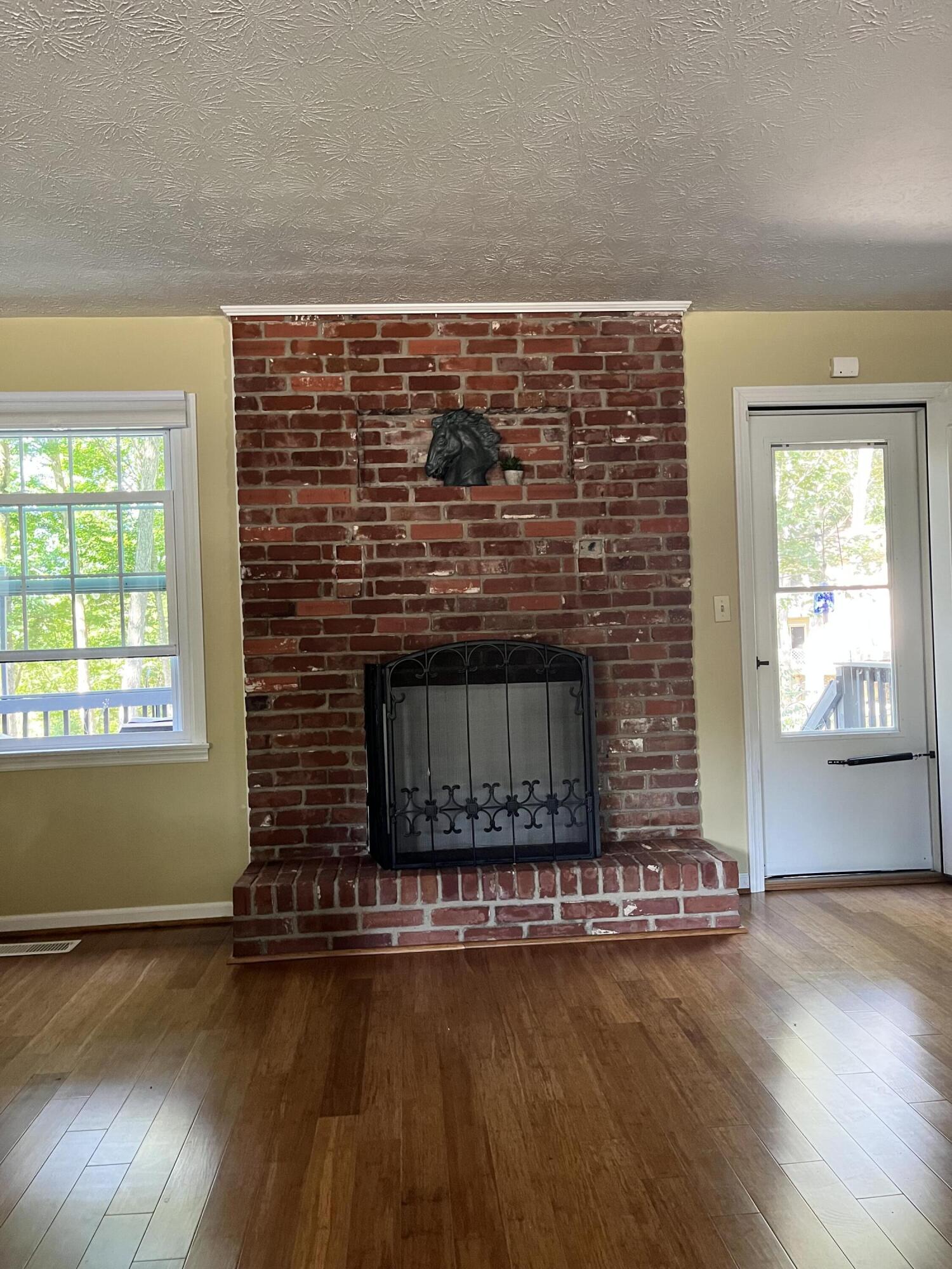206 Glenbrook Court