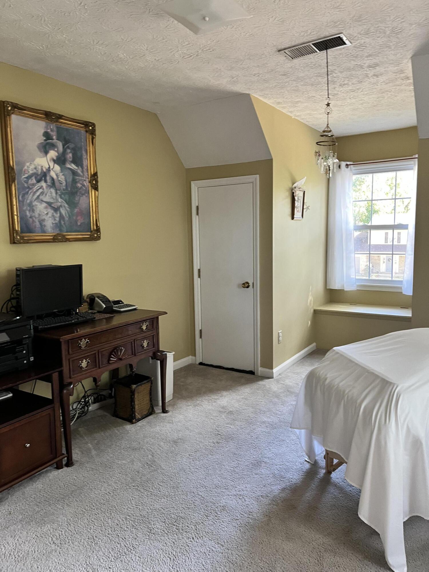 206 Glenbrook Court