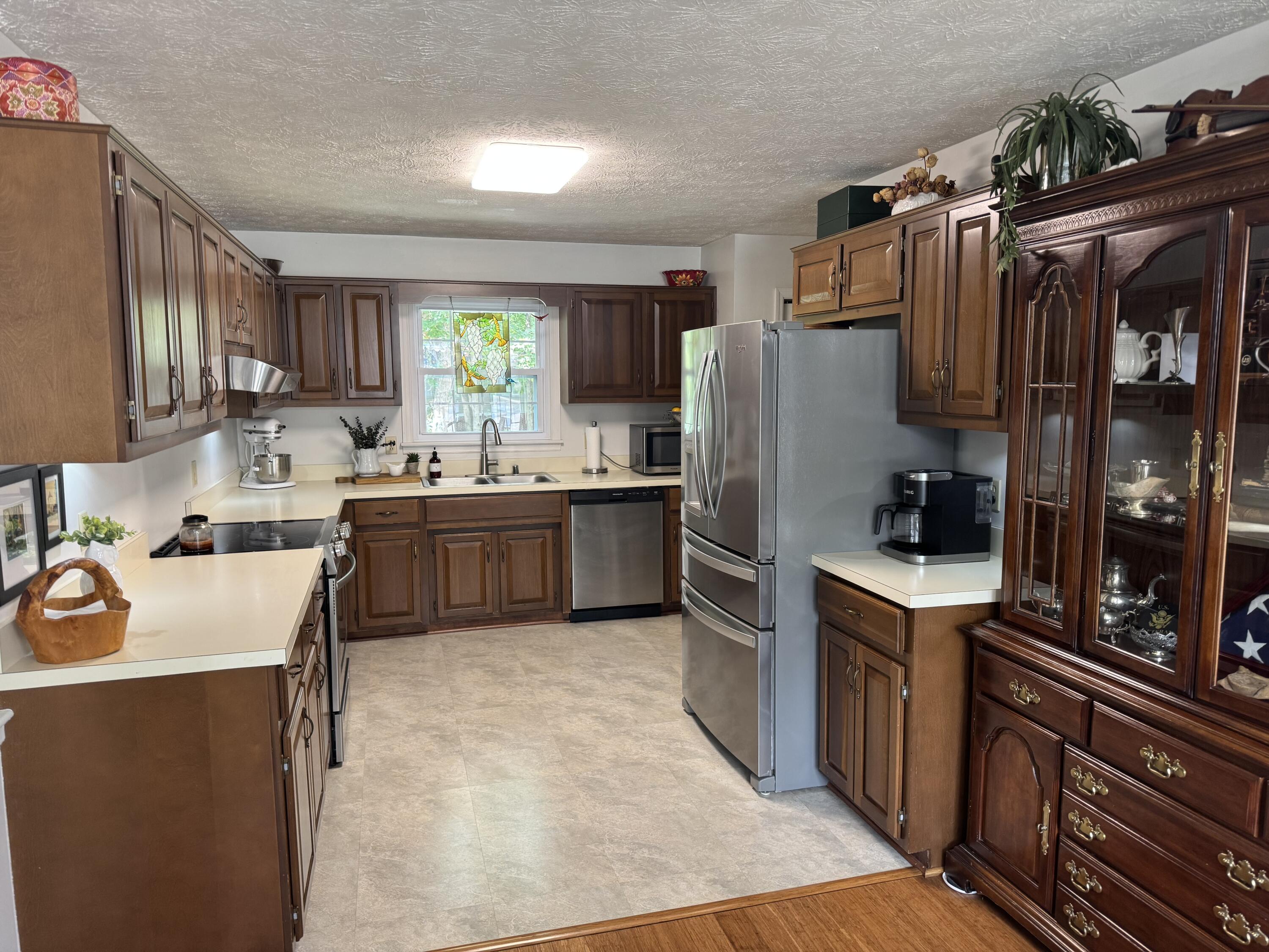206 Glenbrook Court
