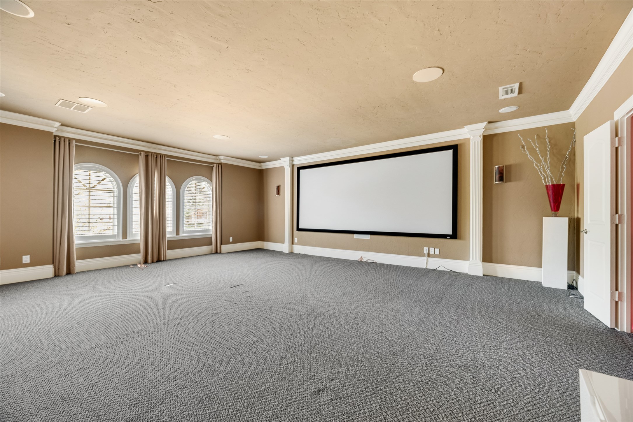 917 Belclaire Circle