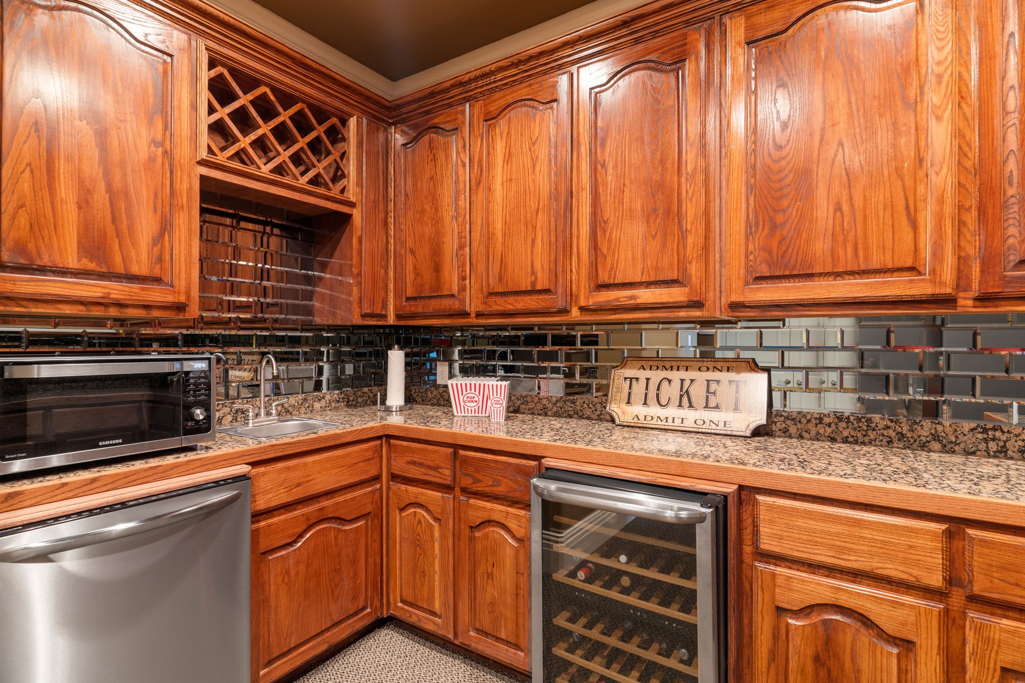 917 Belclaire Circle