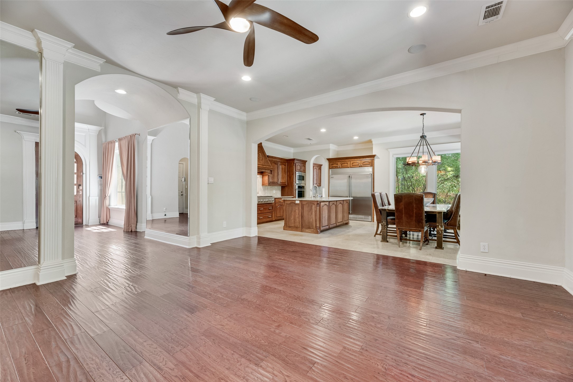 917 Belclaire Circle