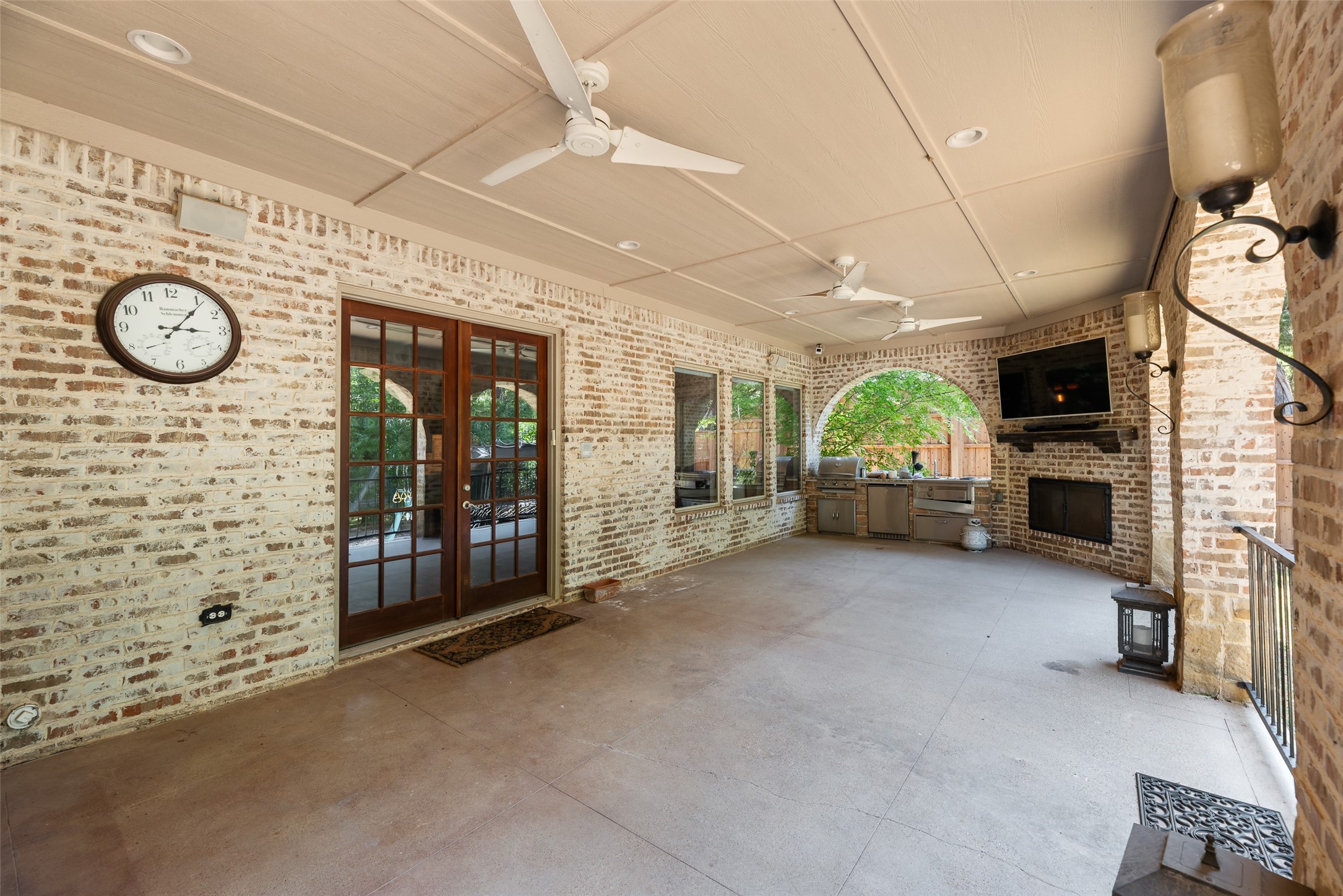 917 Belclaire Circle