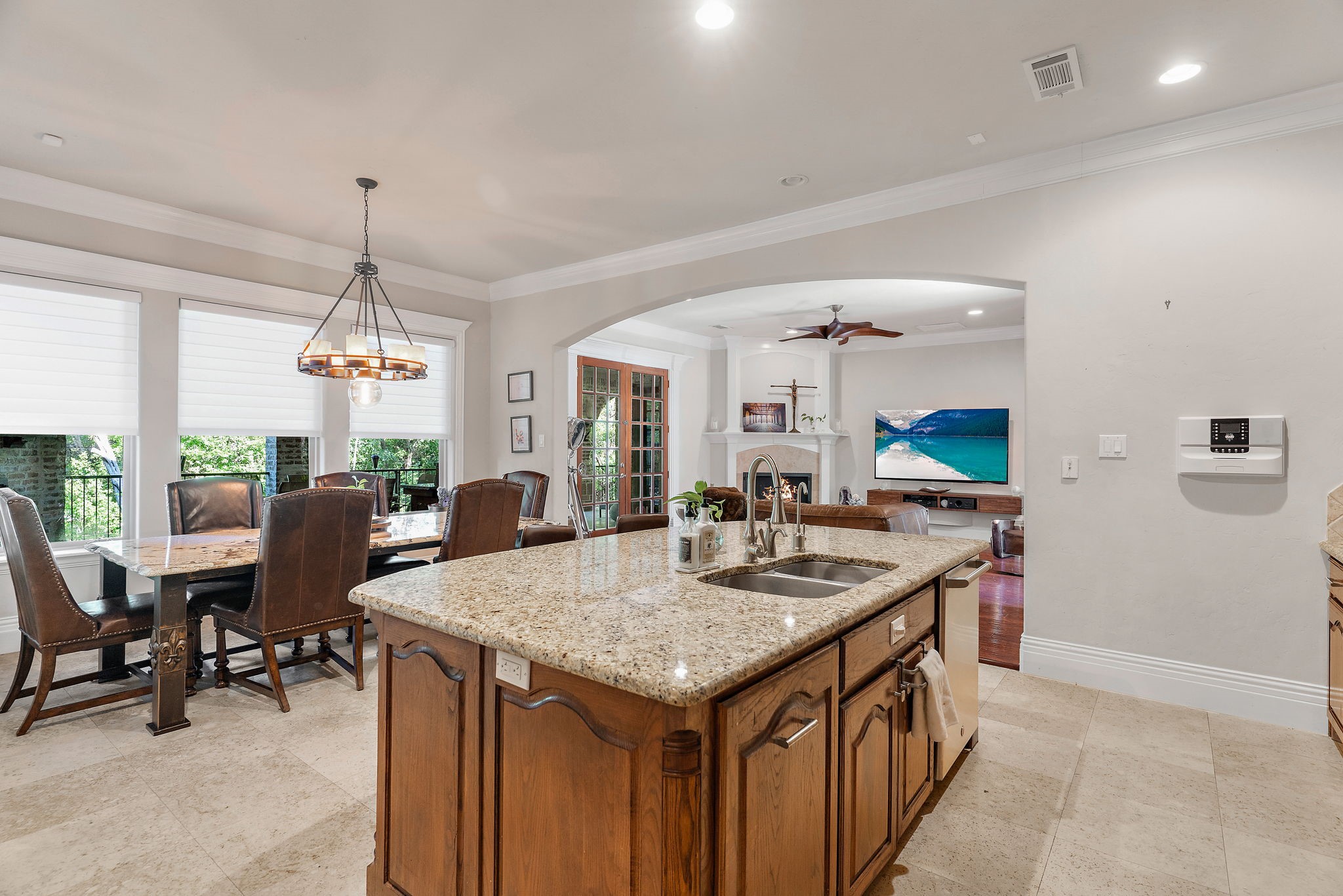 917 Belclaire Circle