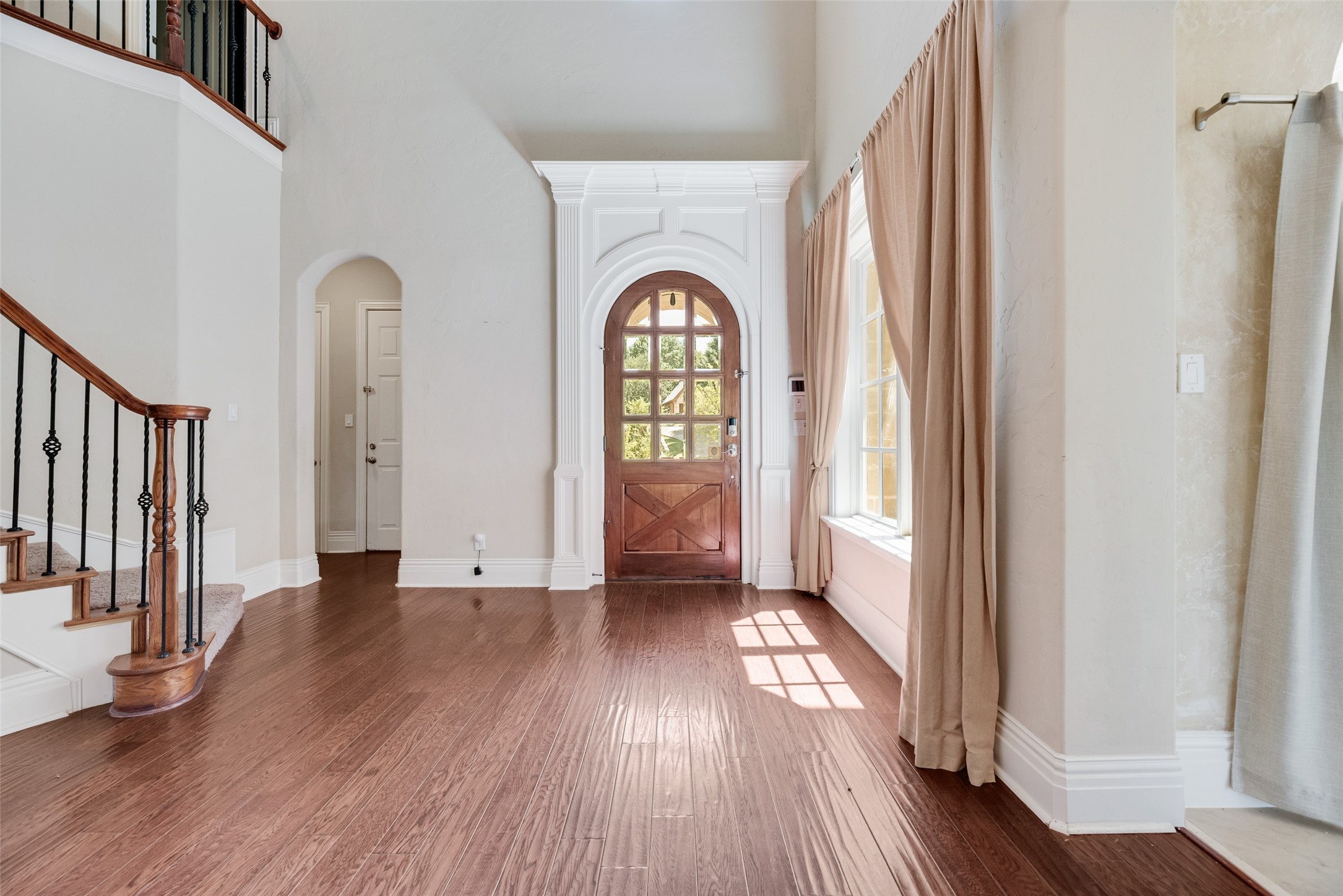 917 Belclaire Circle