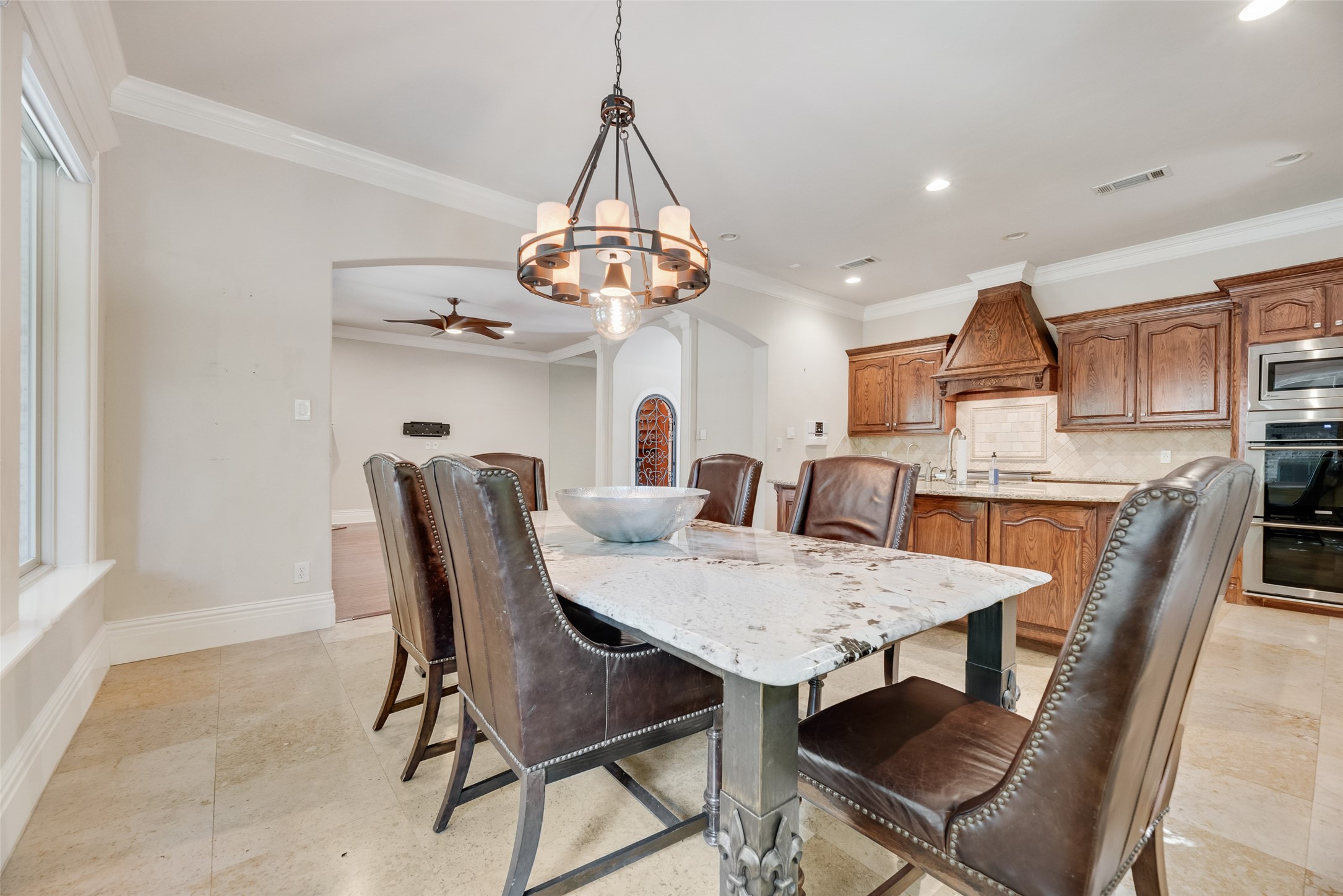917 Belclaire Circle