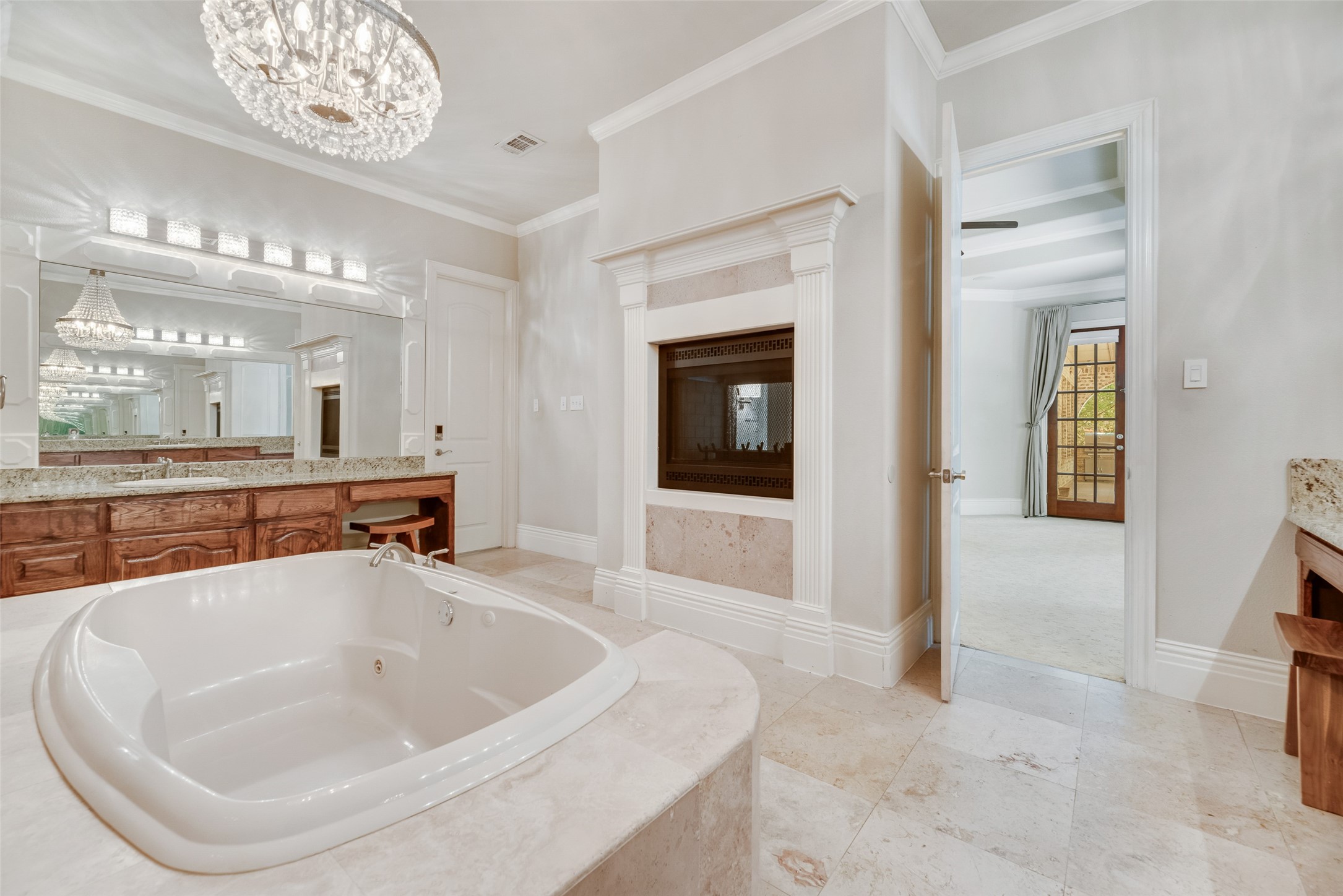 917 Belclaire Circle