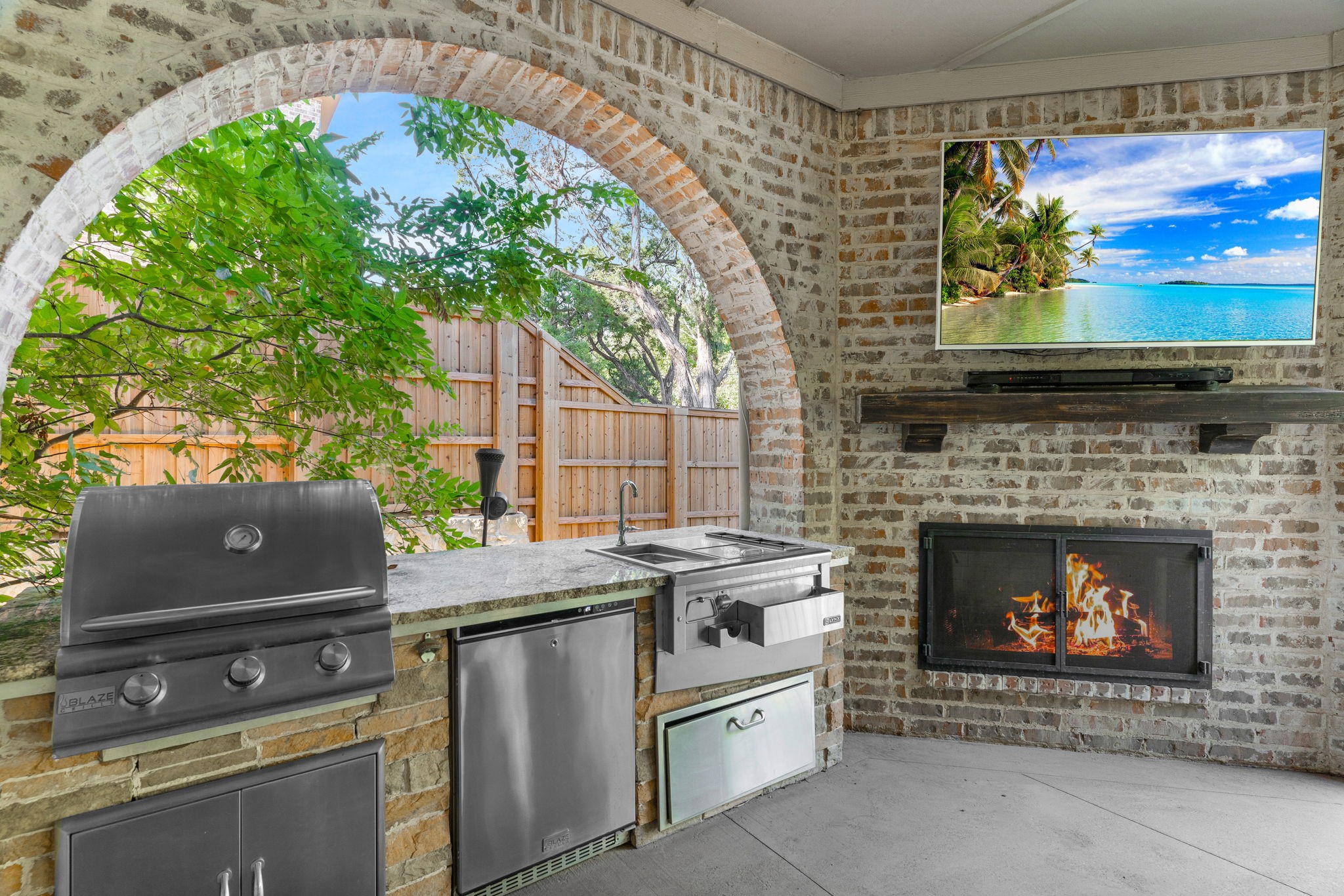 917 Belclaire Circle