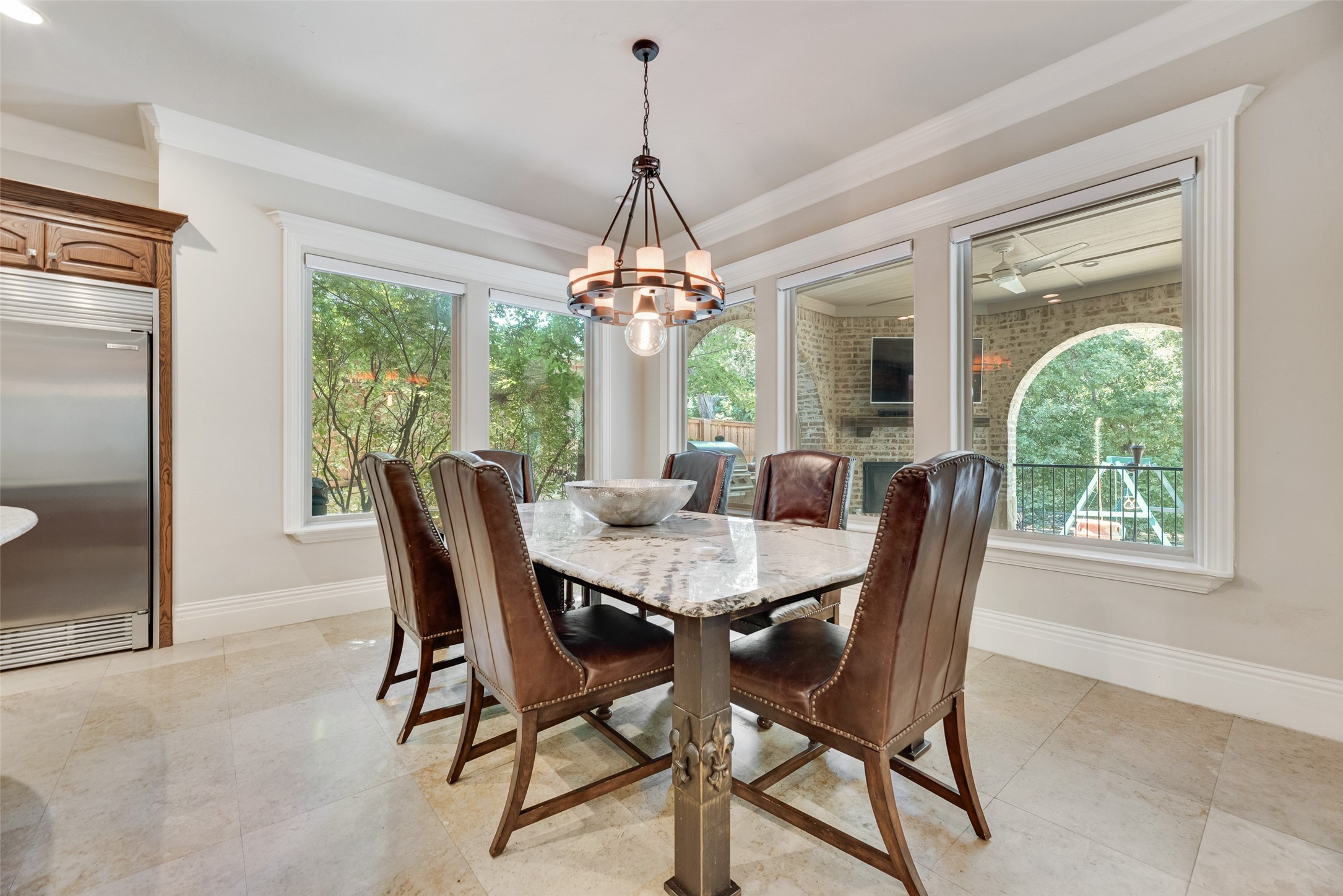 917 Belclaire Circle