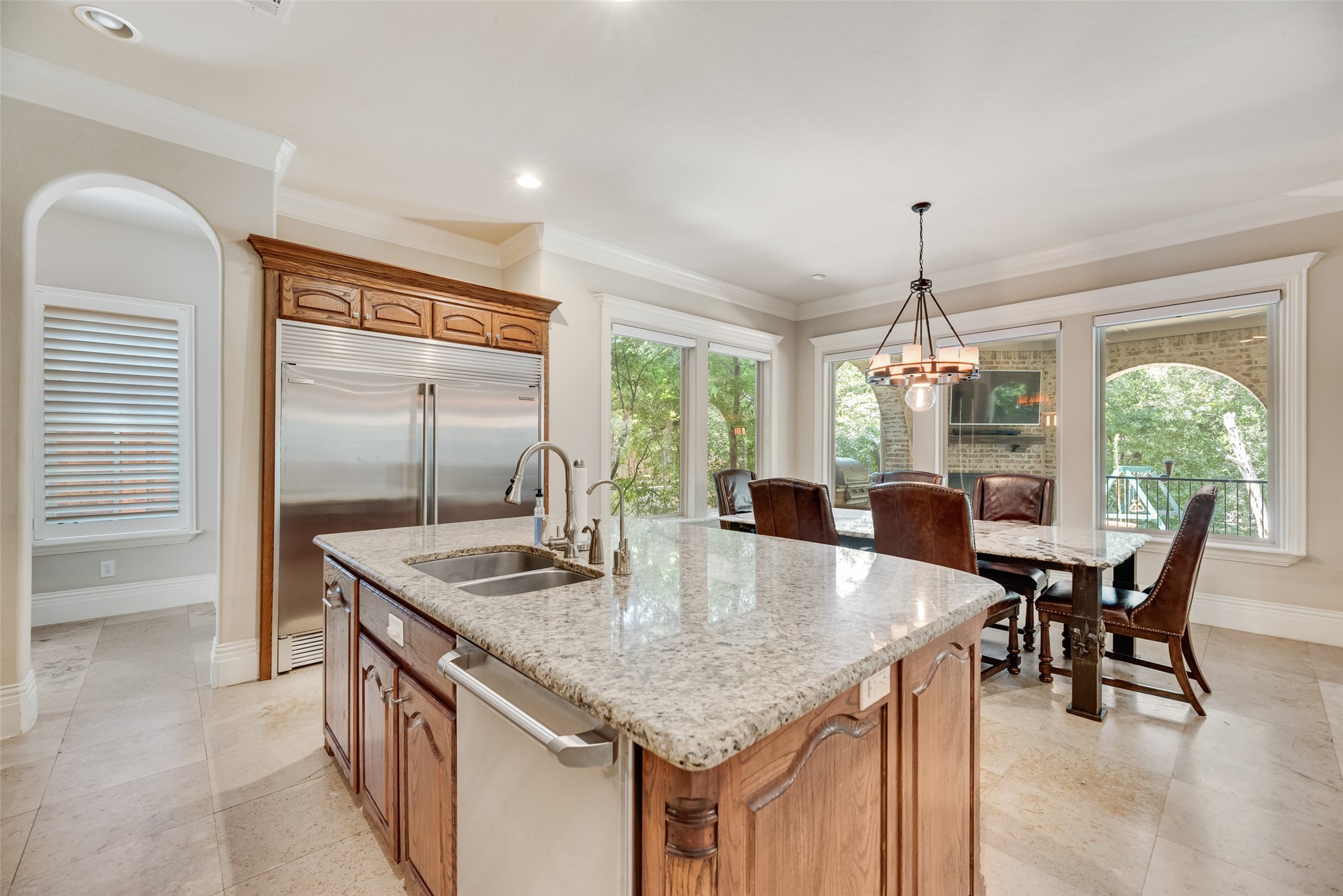 917 Belclaire Circle
