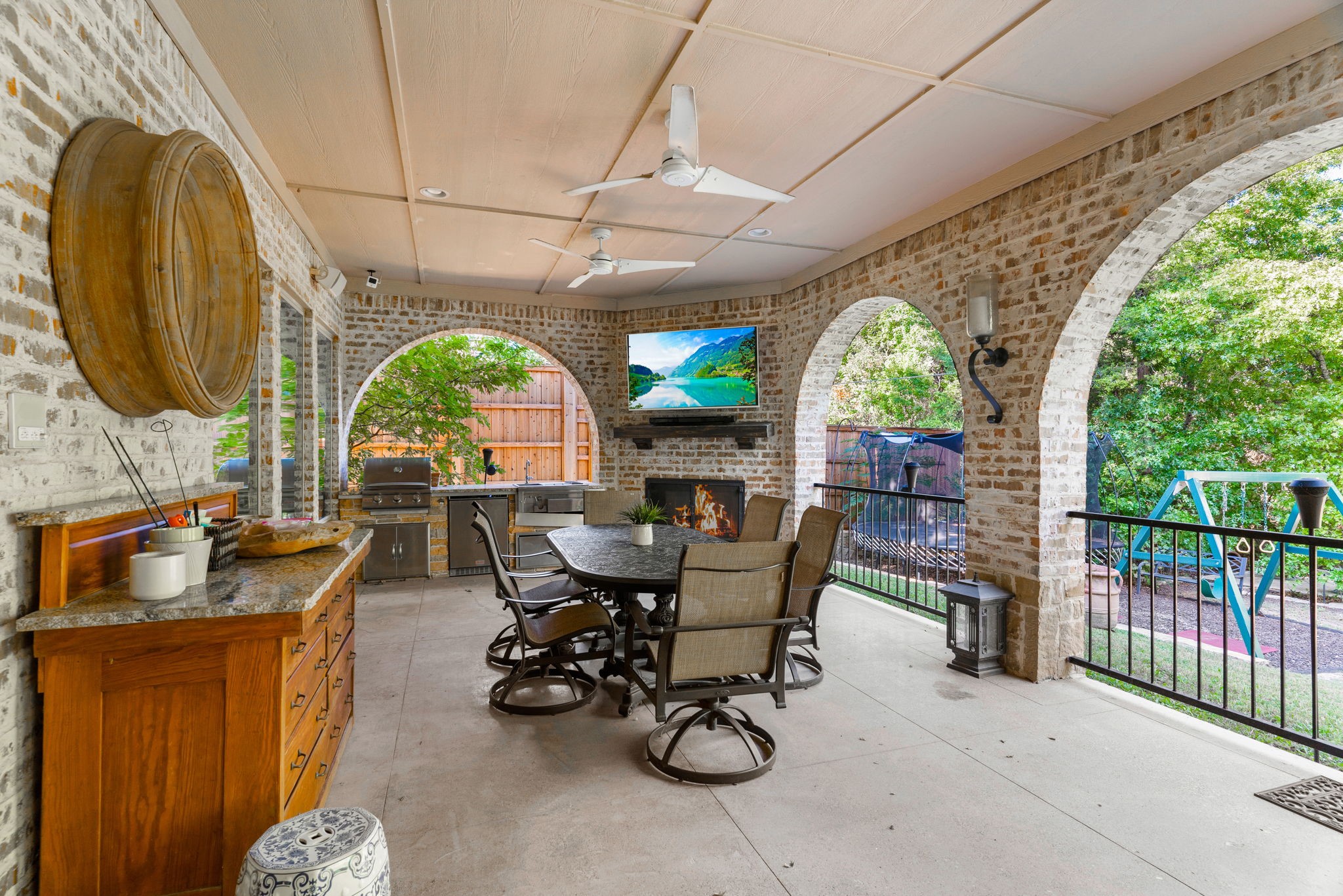 917 Belclaire Circle