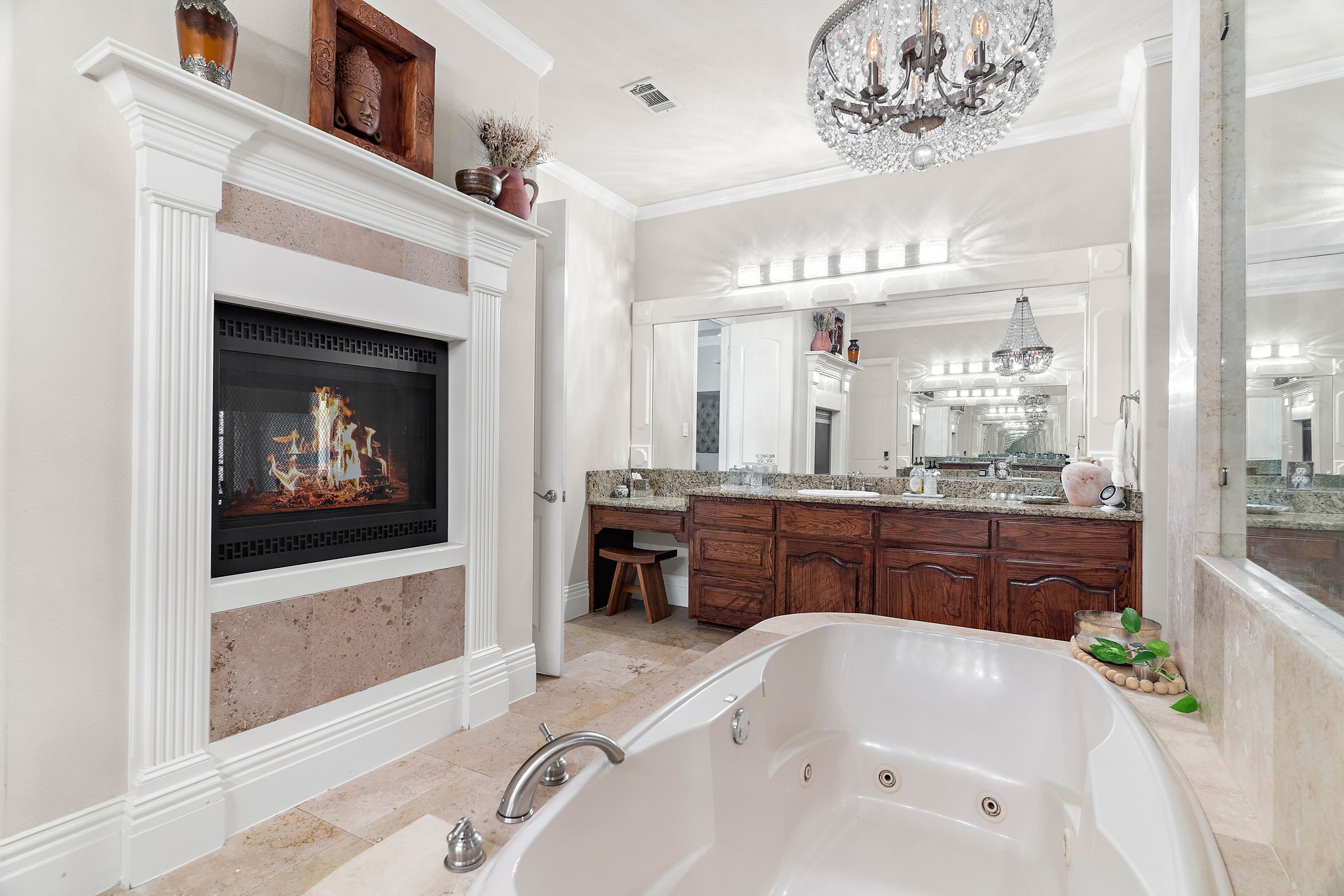 917 Belclaire Circle