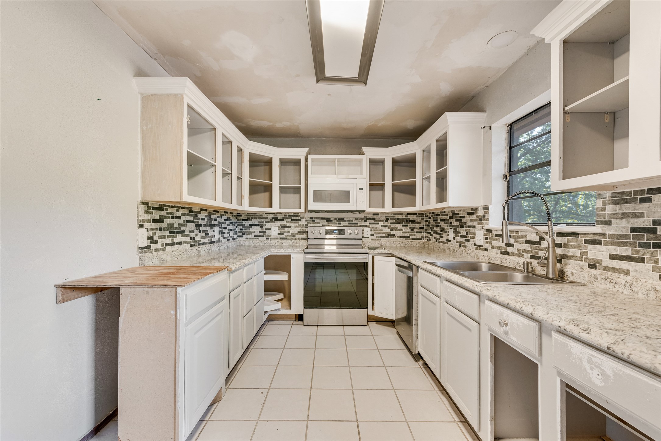 1205 Circle Lane