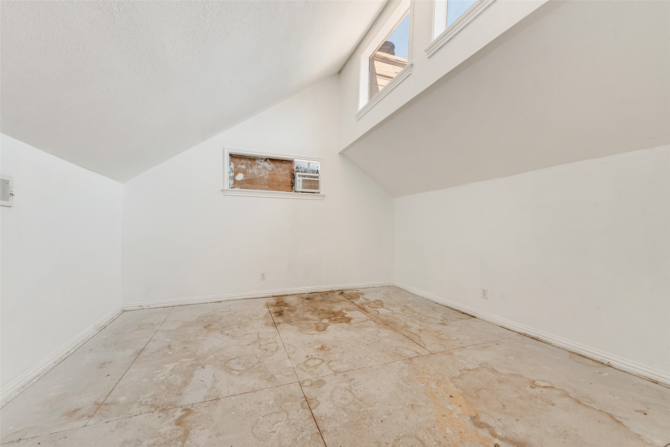 1205 Circle Lane