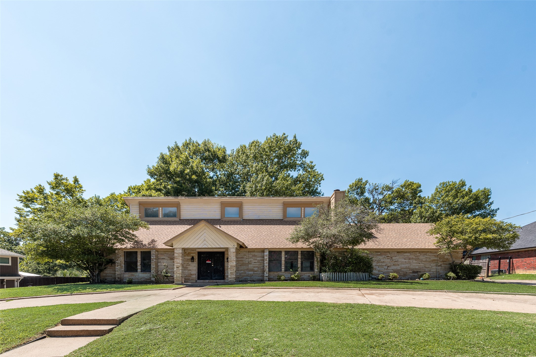 1205 Circle Lane