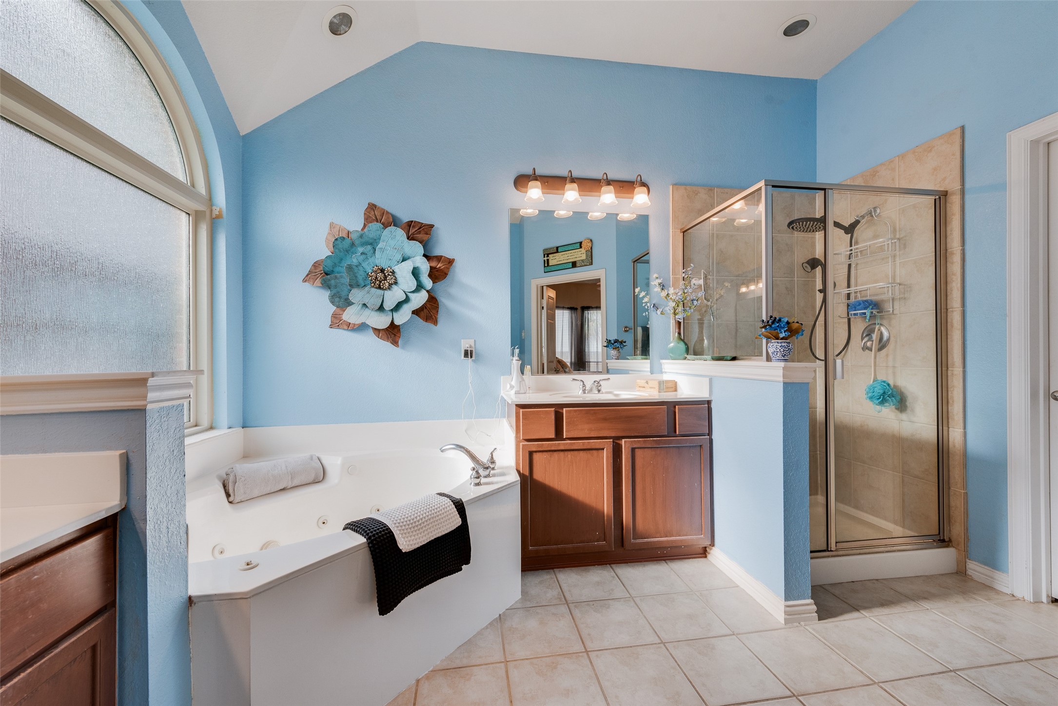 2435 Beachview Drive