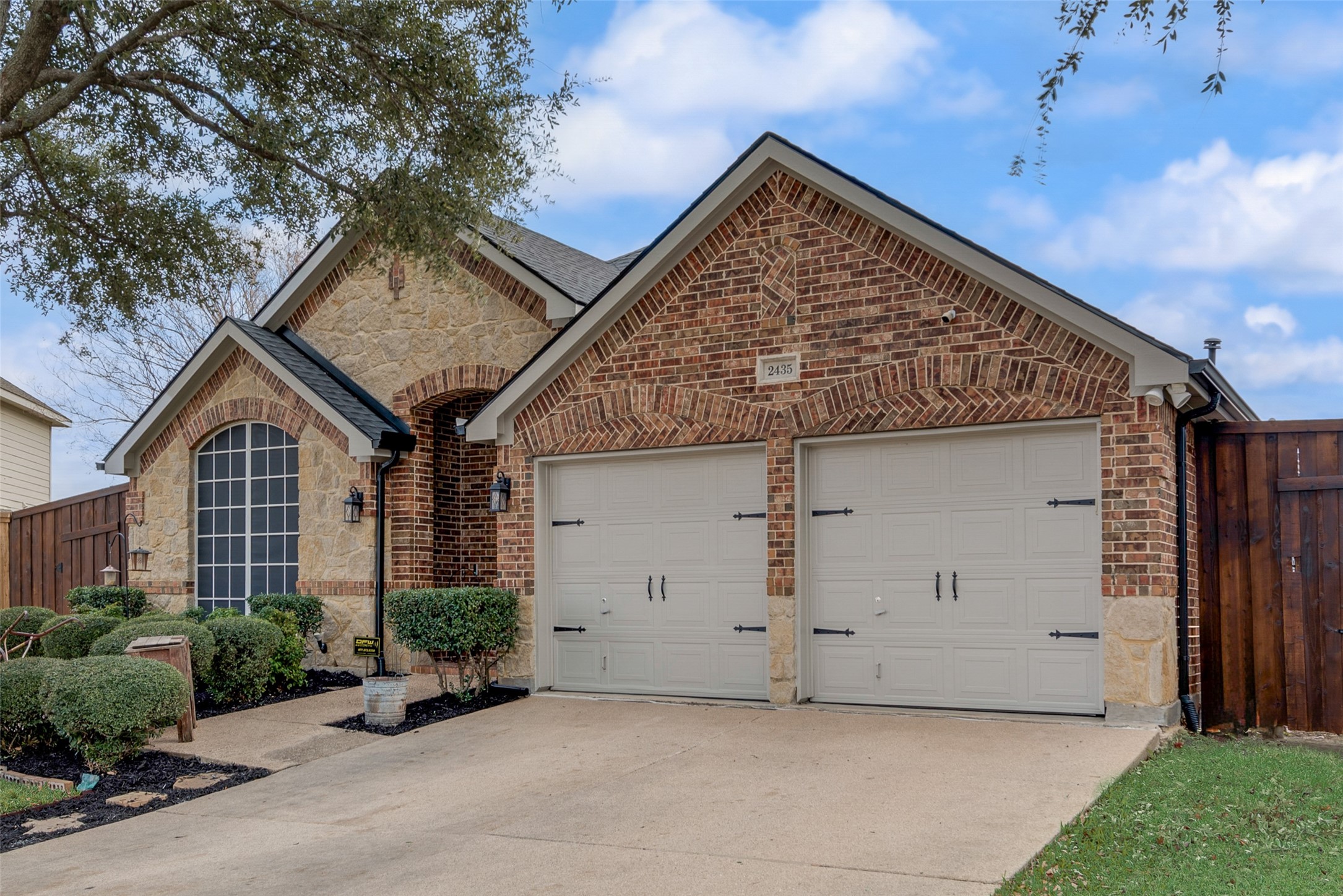 2435 Beachview Drive