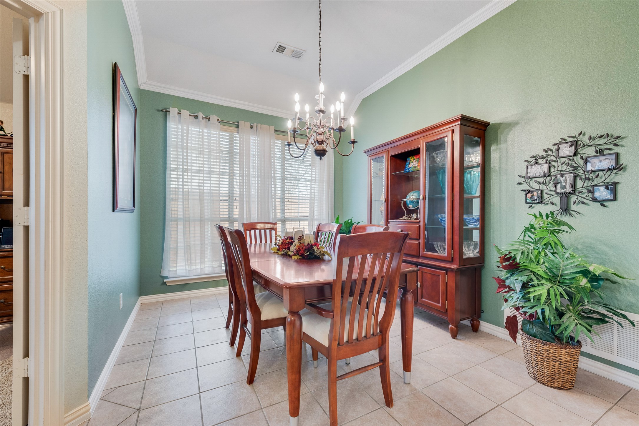 2435 Beachview Drive