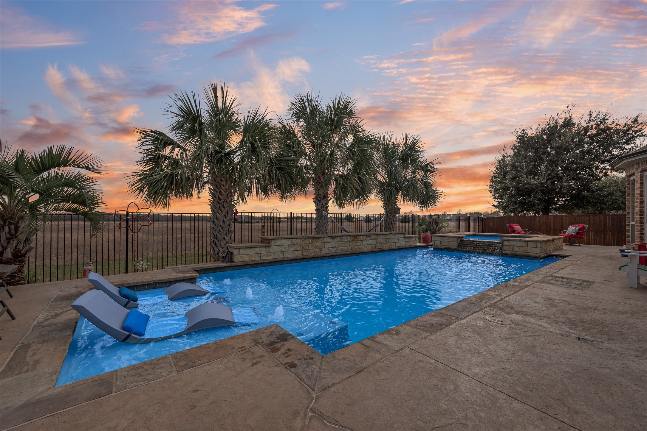 2435 Beachview Drive