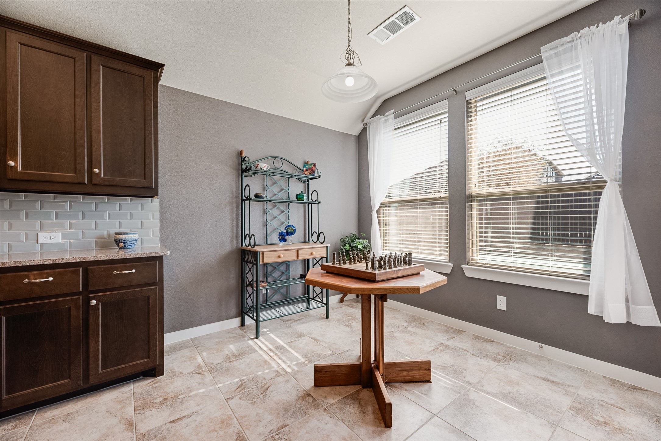 616 Forefront Avenue