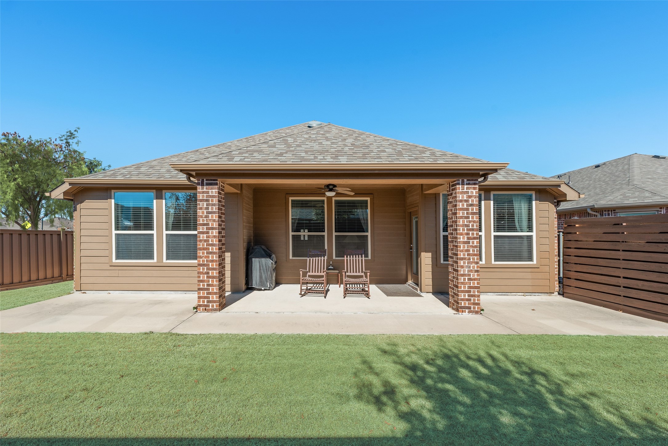 616 Forefront Avenue