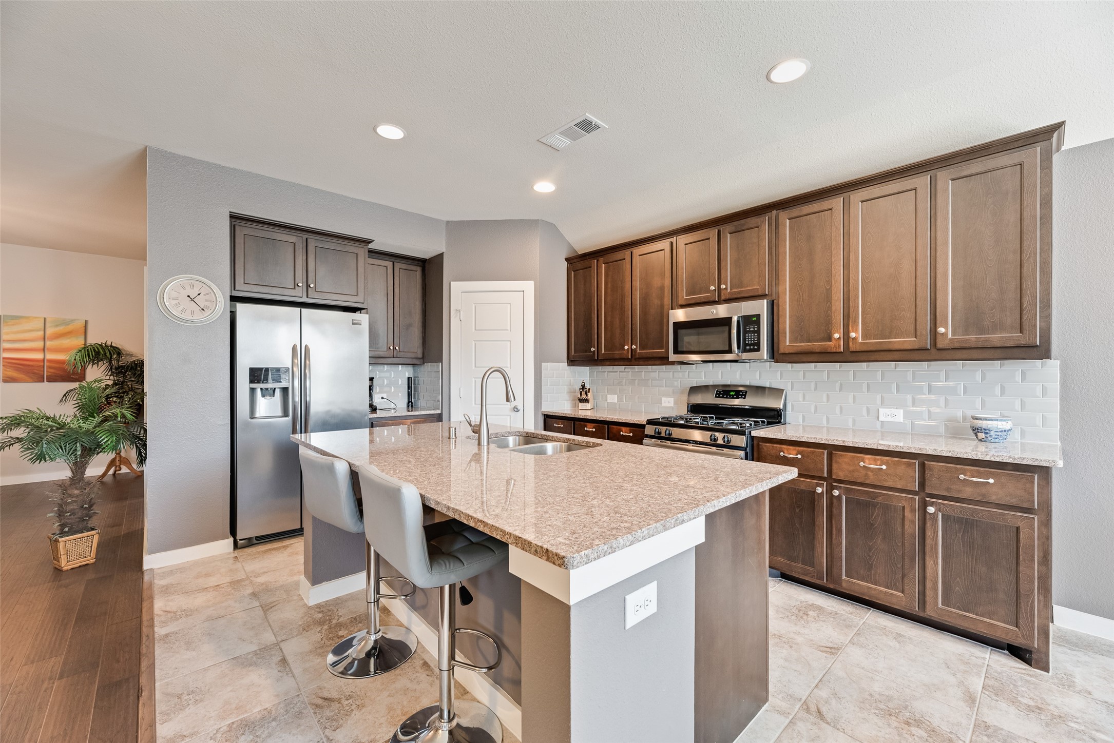 616 Forefront Avenue