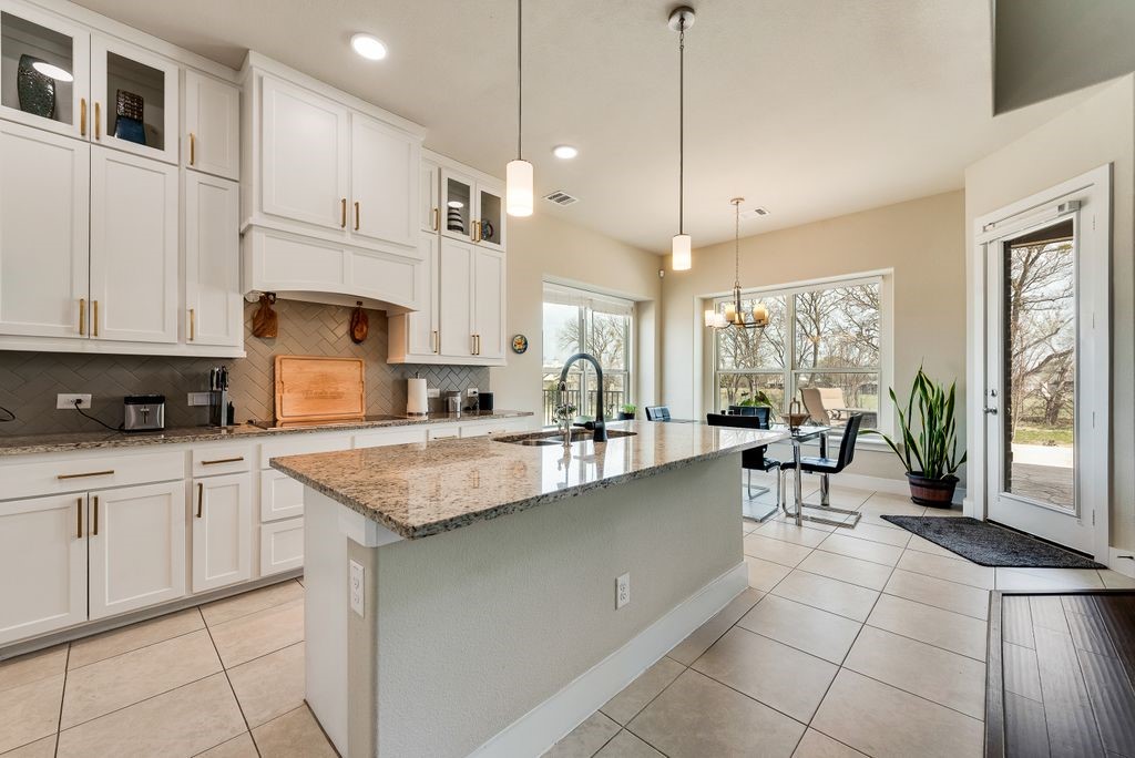 2305 Kallee Cove