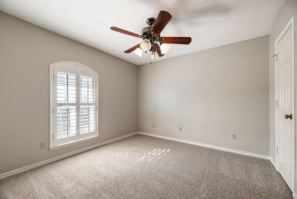 2405 Powderhorn Drive