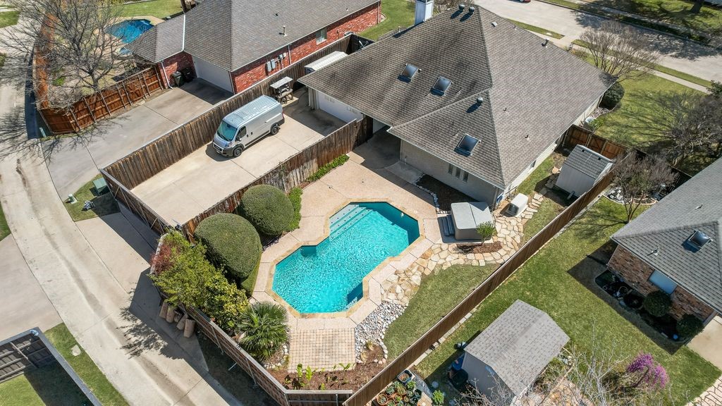 2405 Powderhorn Drive