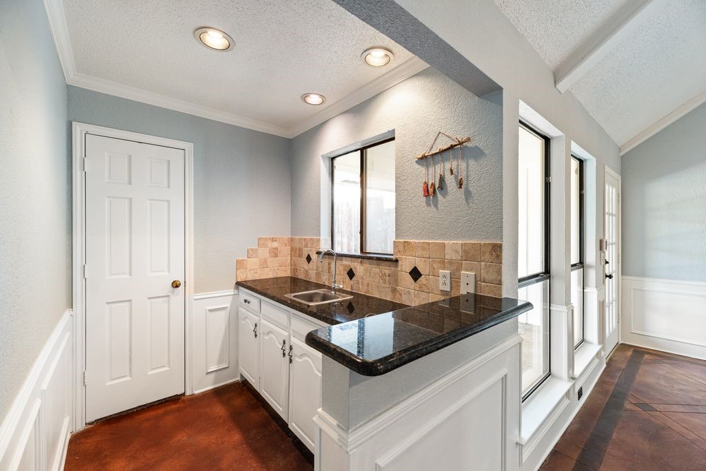 2405 Powderhorn Drive