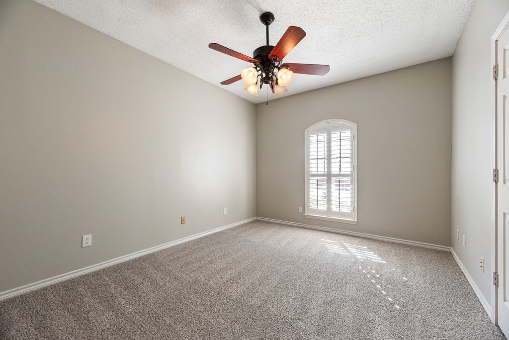 2405 Powderhorn Drive