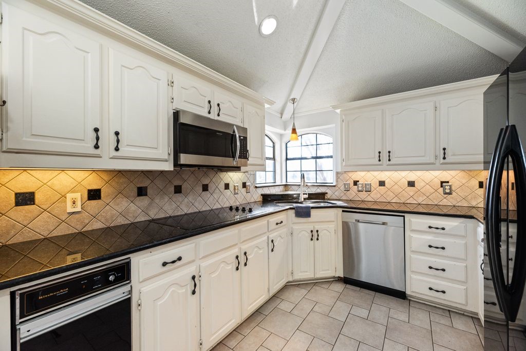 2405 Powderhorn Drive