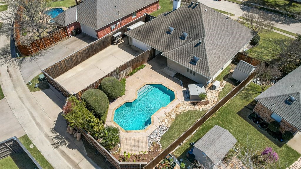 2405 Powderhorn Drive