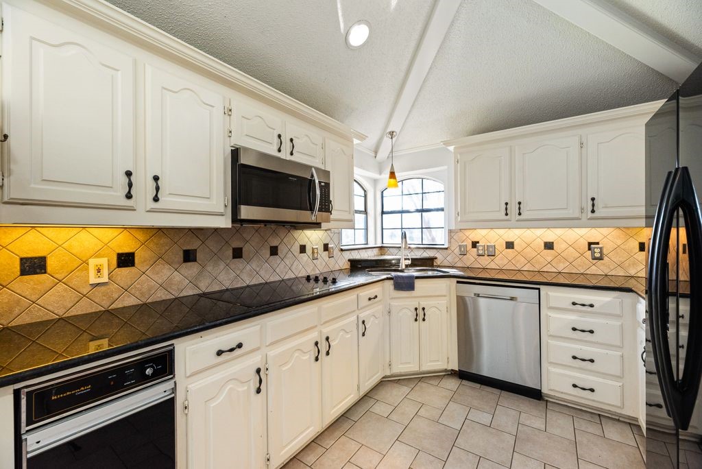 2405 Powderhorn Drive