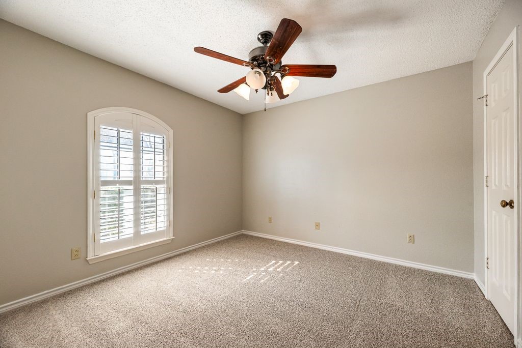 2405 Powderhorn Drive