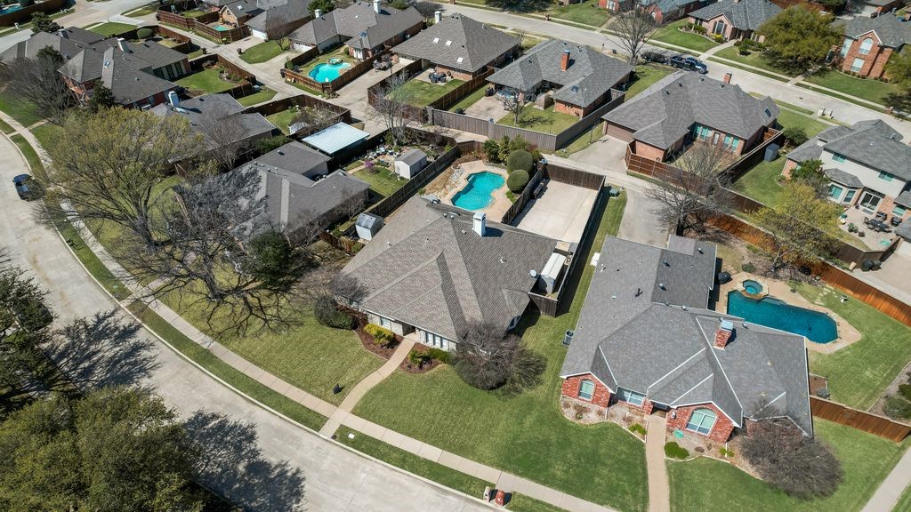 2405 Powderhorn Drive